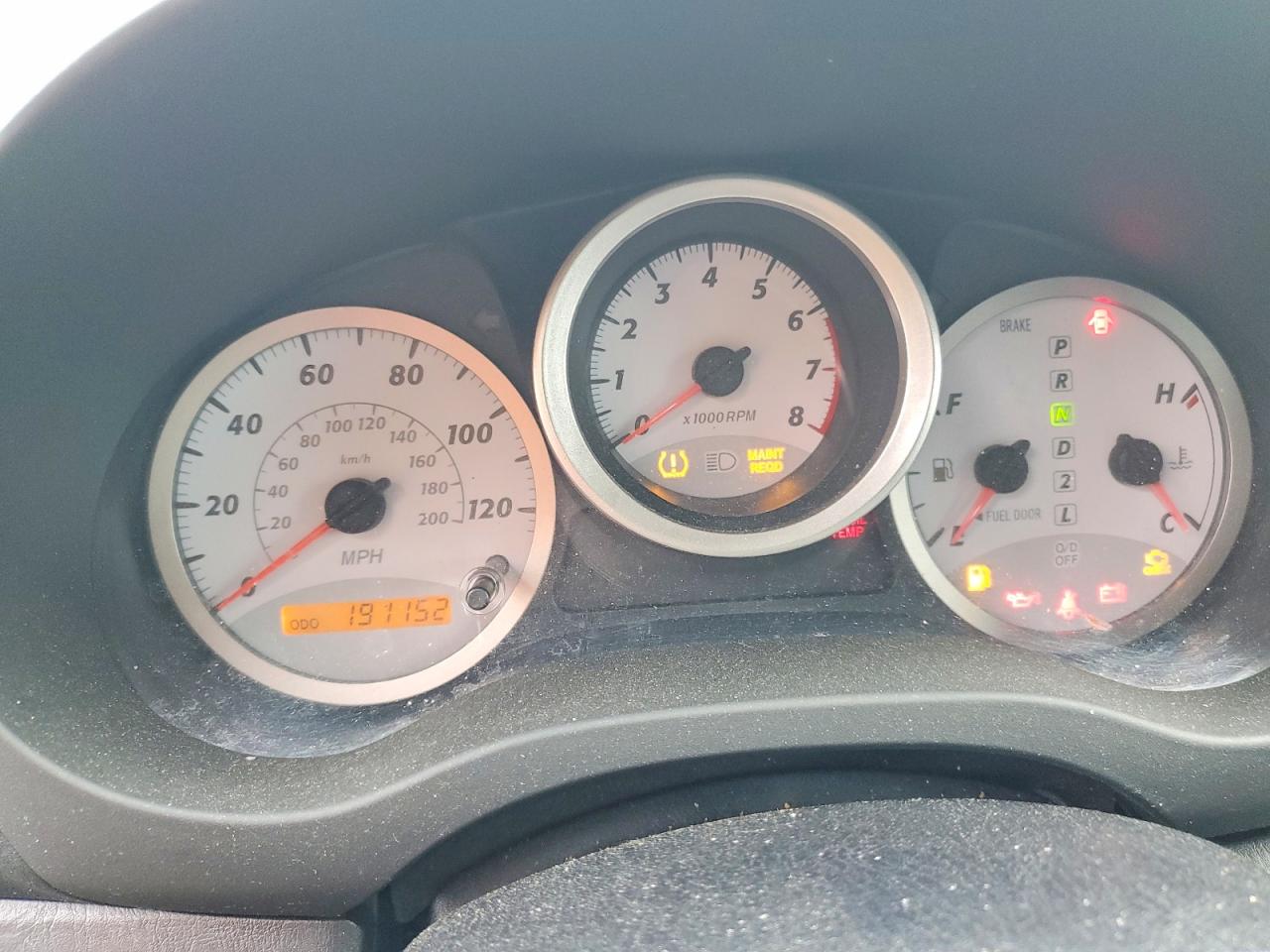 2005 Toyota Rav 4 Silver vin: JTEHD20V450041121