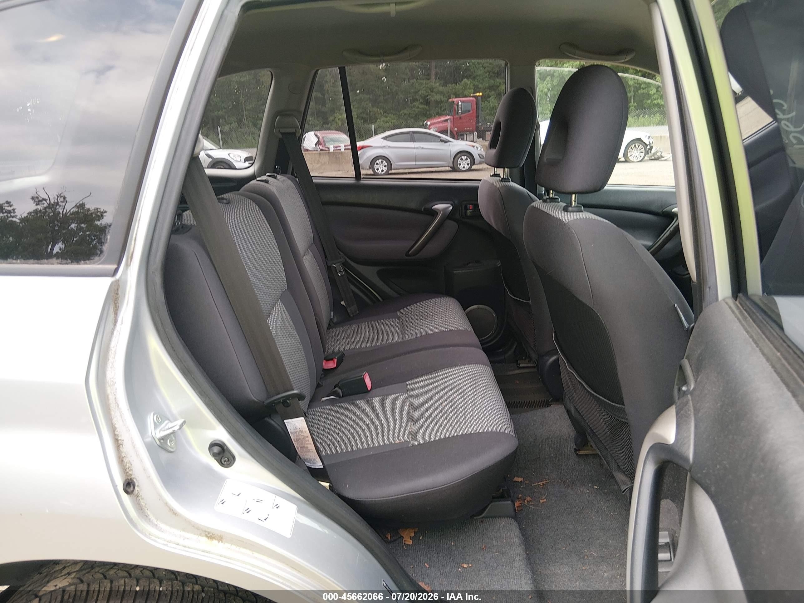 2005 Toyota Rav4   Silver vin: JTEHD20V456023778