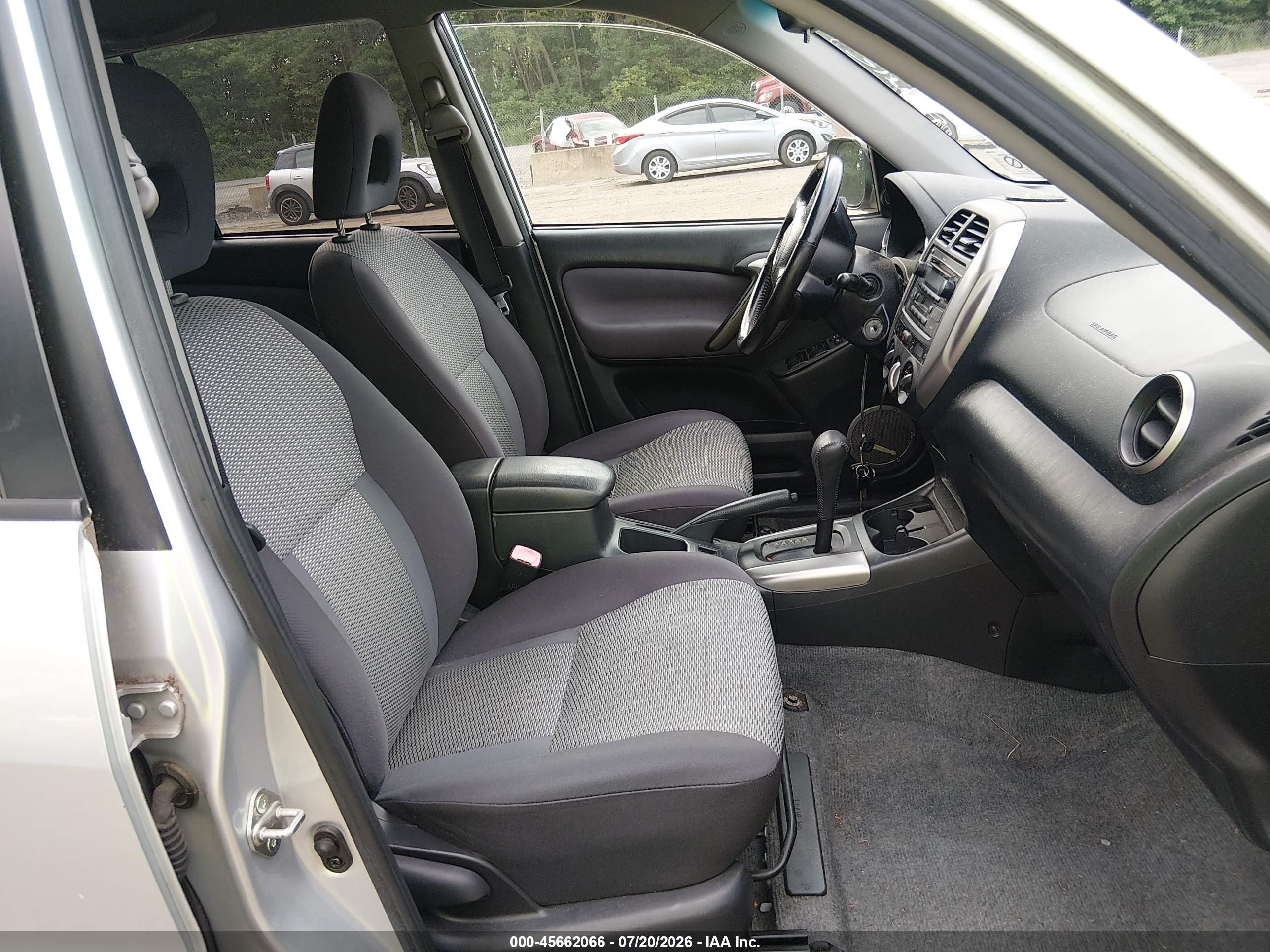2005 Toyota Rav4   Silver vin: JTEHD20V456023778