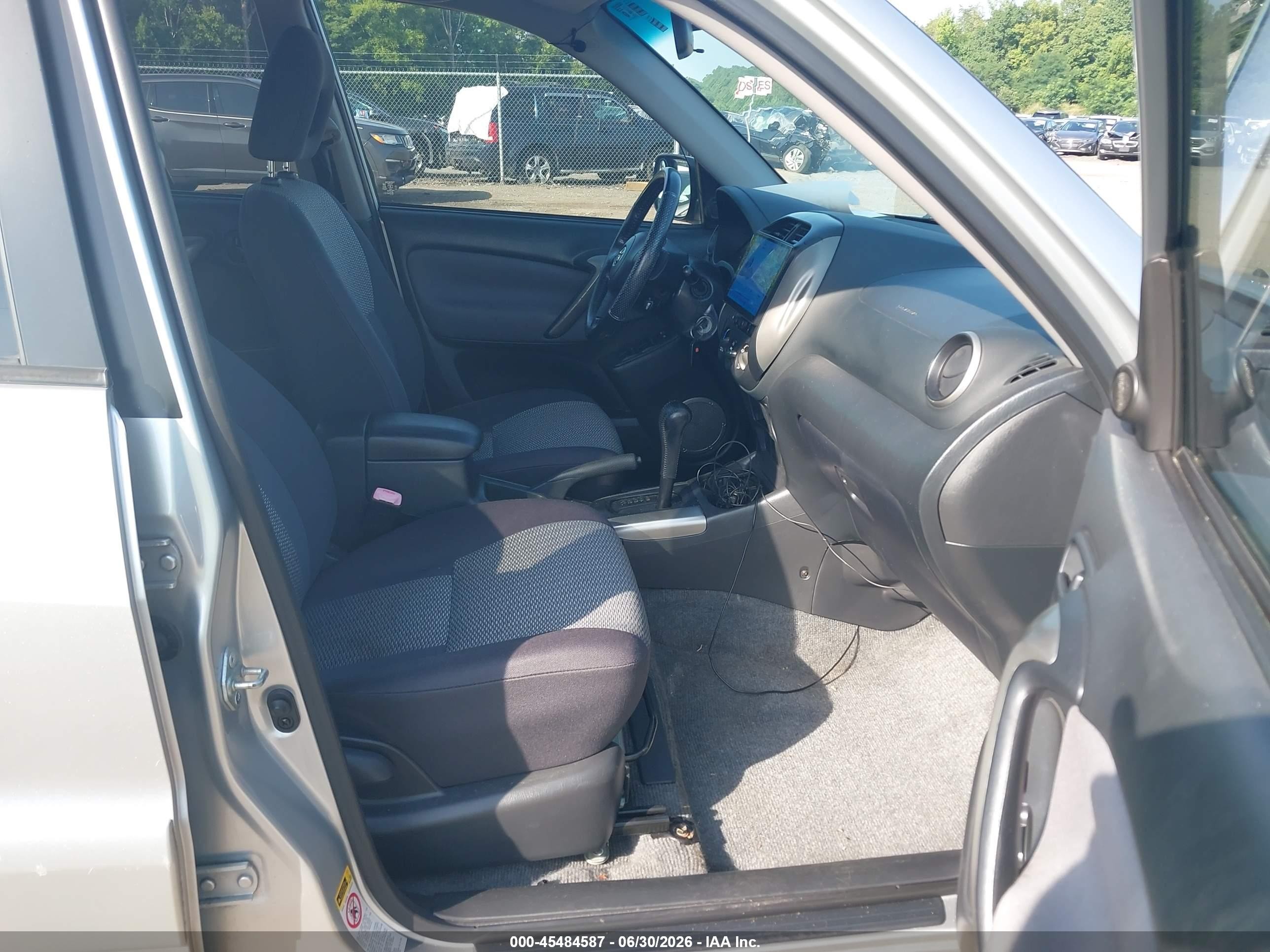 2005 Toyota Rav4   Silver vin: JTEHD20V456029497