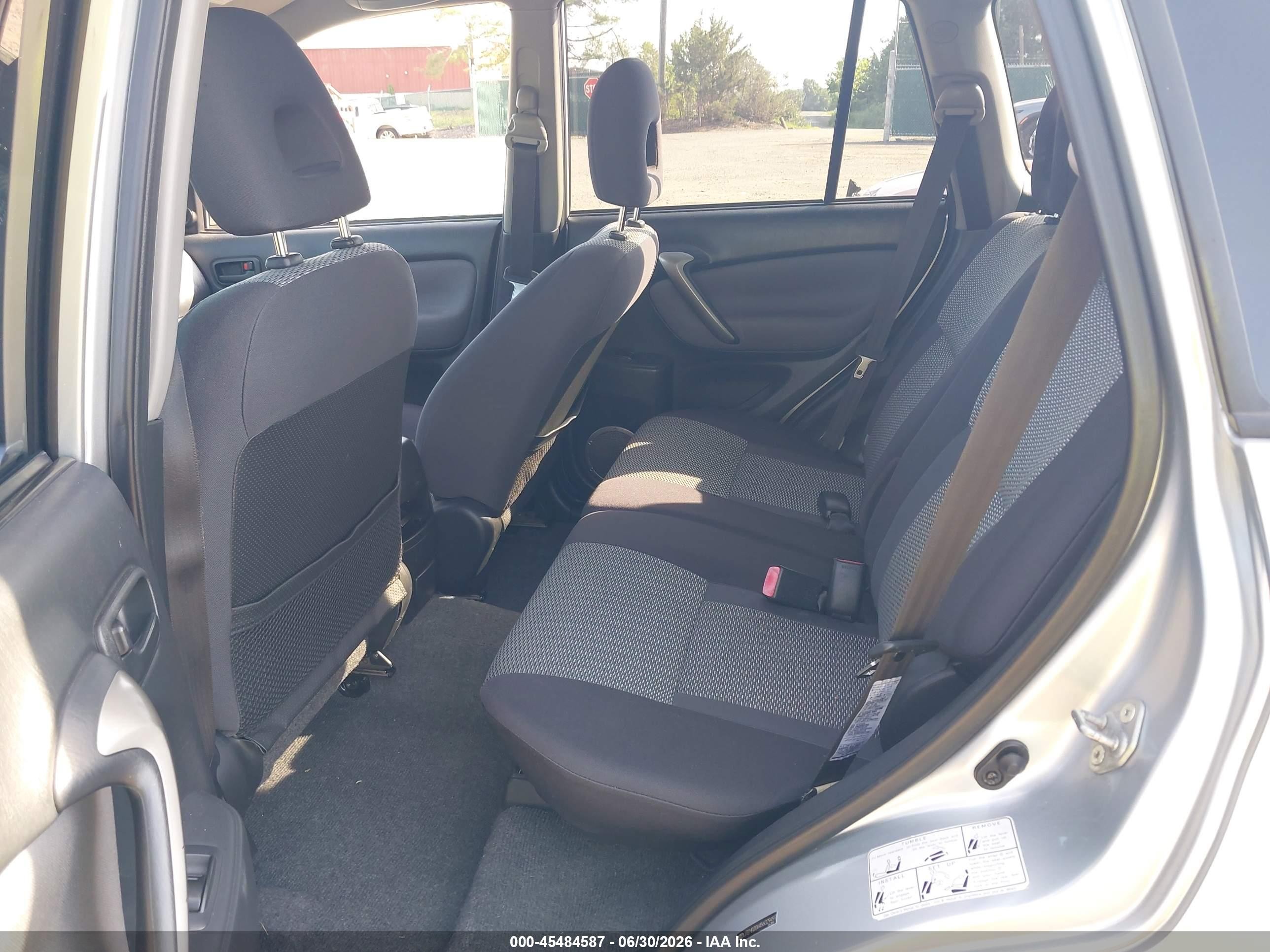 2005 Toyota Rav4   Silver vin: JTEHD20V456029497