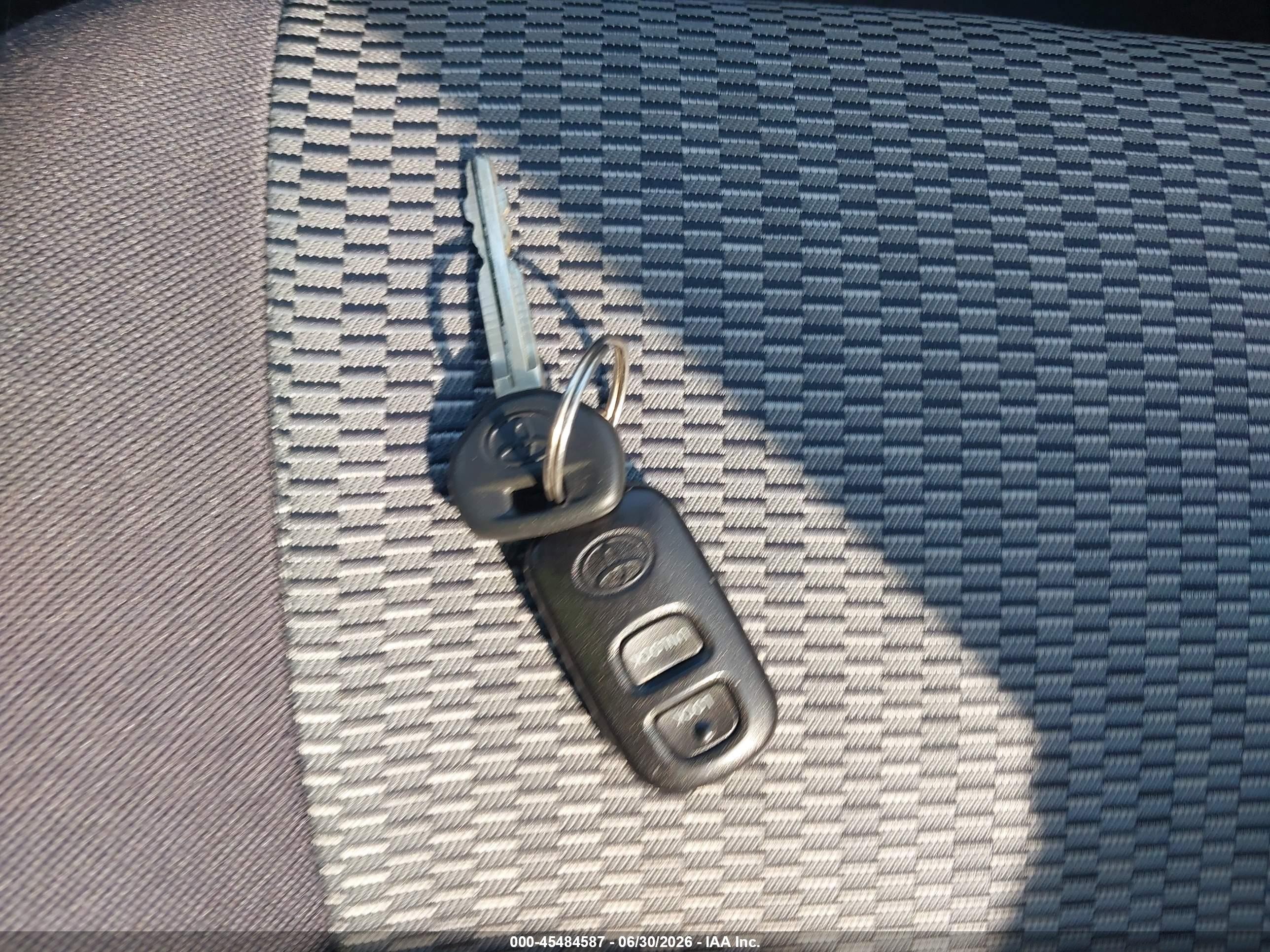 2005 Toyota Rav4   Silver vin: JTEHD20V456029497