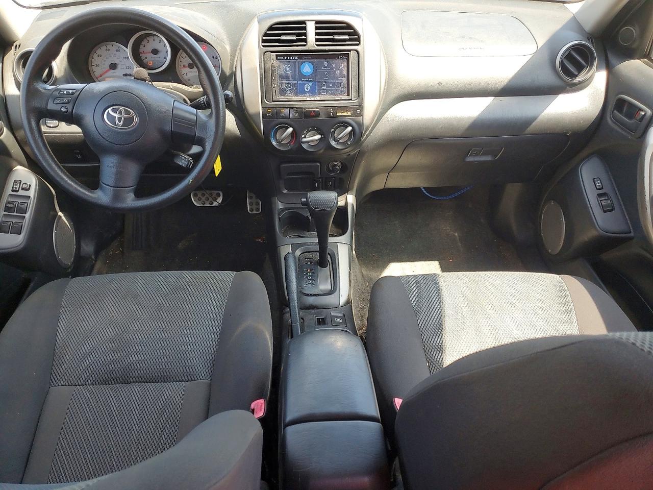 2005 Toyota Rav4 Base Silver vin: JTEHD20V456046039