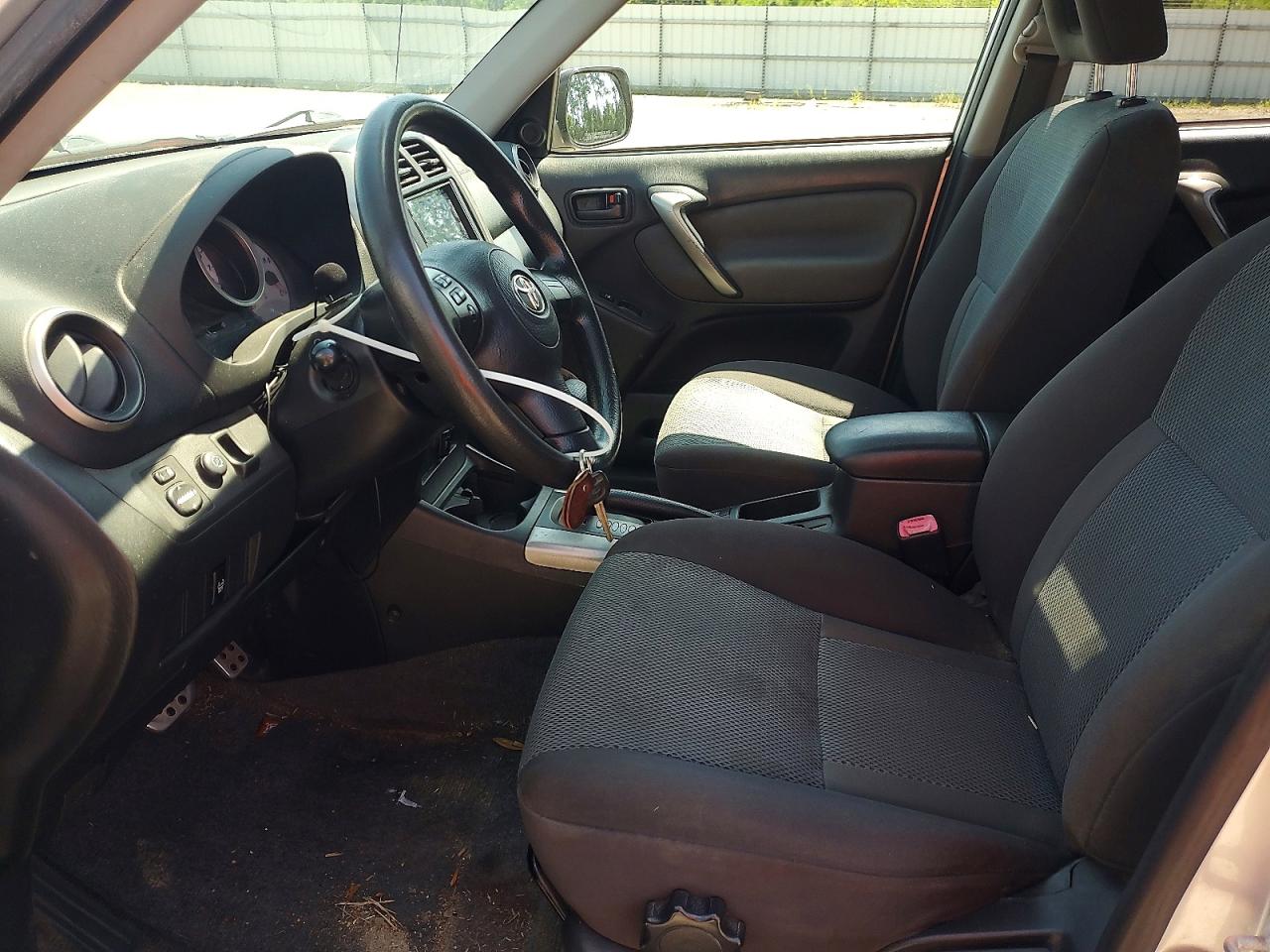 2005 Toyota Rav4 Base Silver vin: JTEHD20V456046039