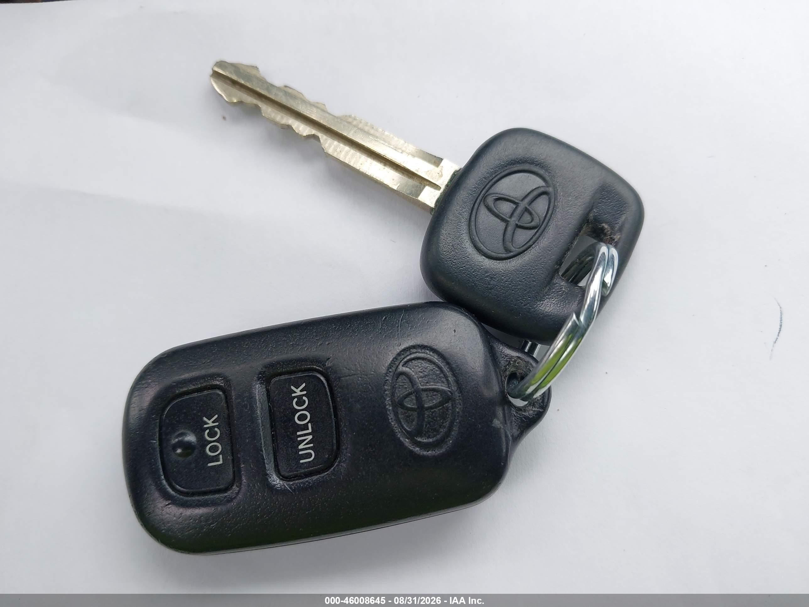 2004 Toyota Rav4   Silver vin: JTEHD20V546017874