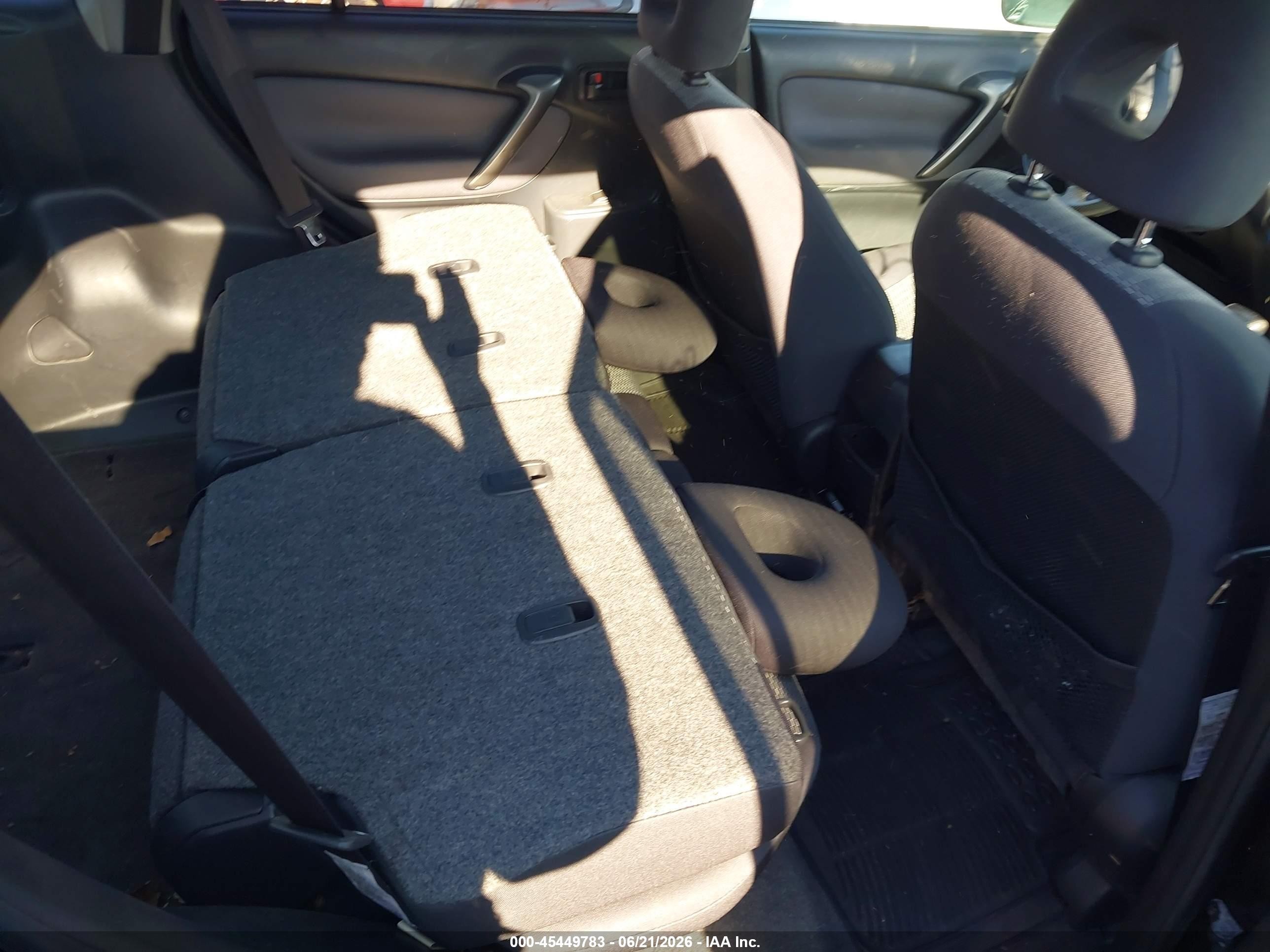 2004 Toyota Rav4   Black vin: JTEHD20V546017938
