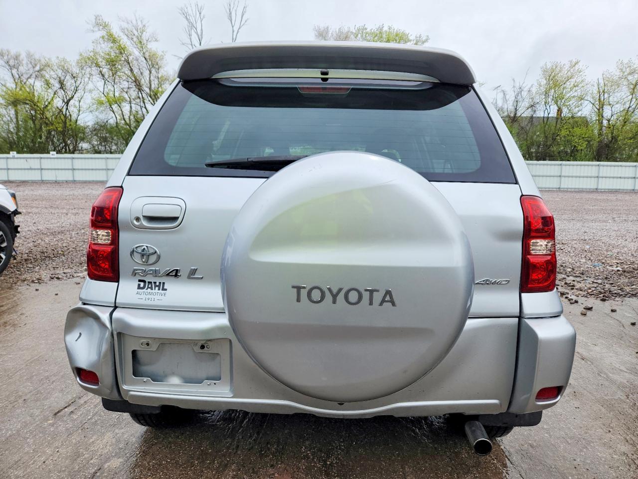 2005 Toyota Rav4 Base Silver vin: JTEHD20V550049017