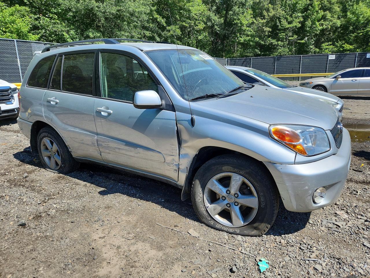 2005 Toyota Rav4 Base Silver vin: JTEHD20V550052600