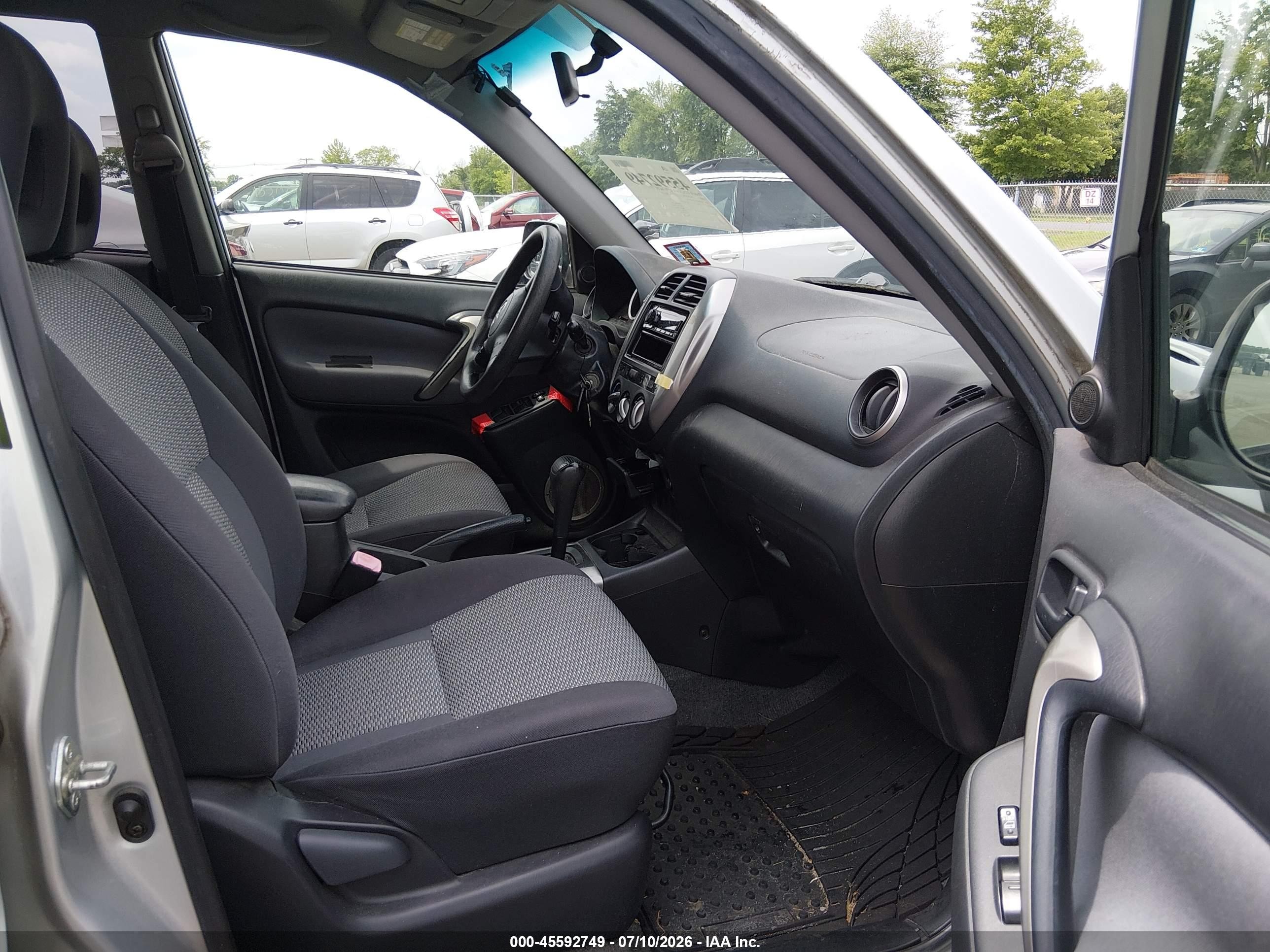 2005 Toyota Rav4   Silver vin: JTEHD20V550074354