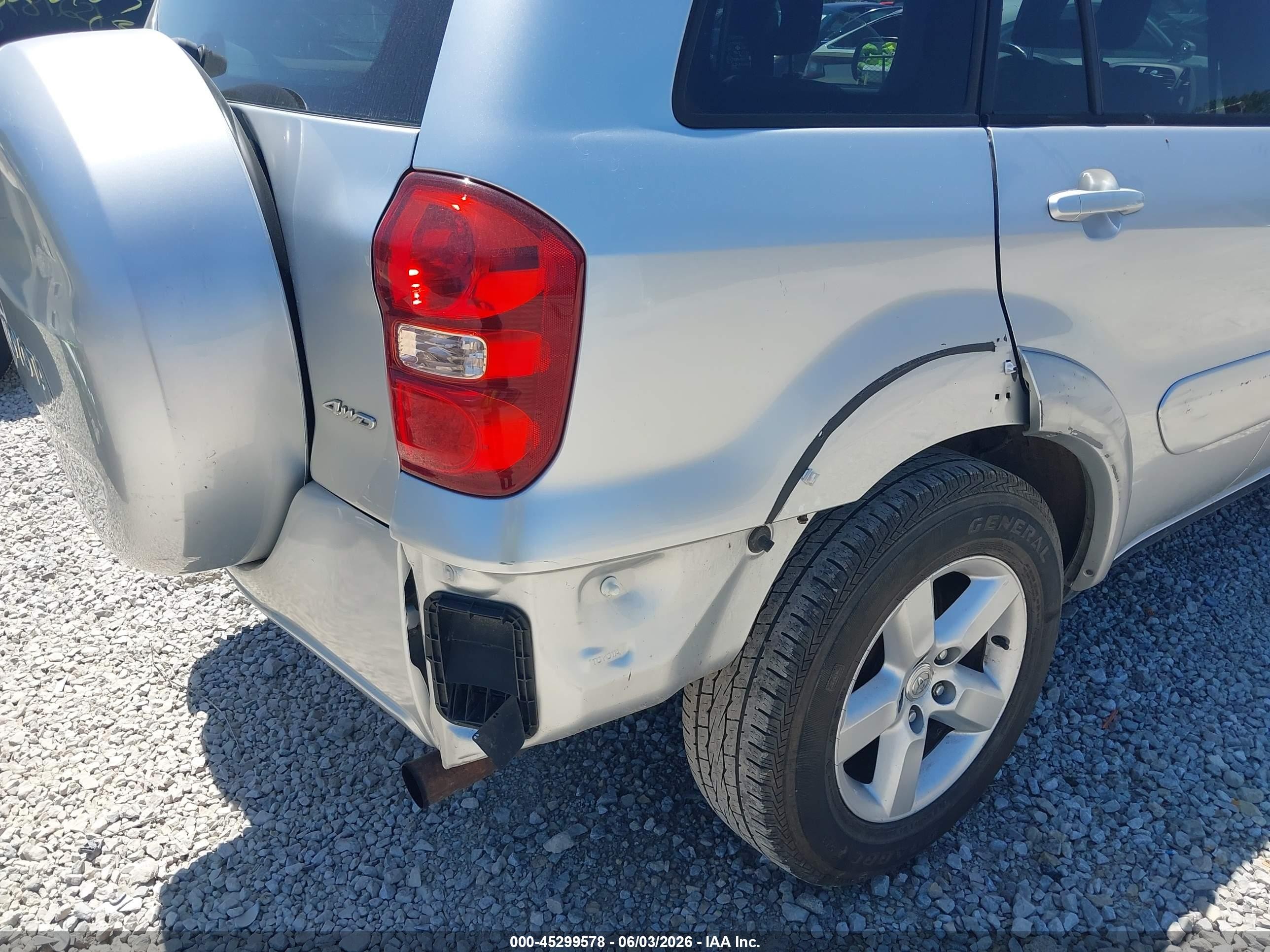 2005 Toyota Rav4   Серебряный vin: JTEHD20V556027757