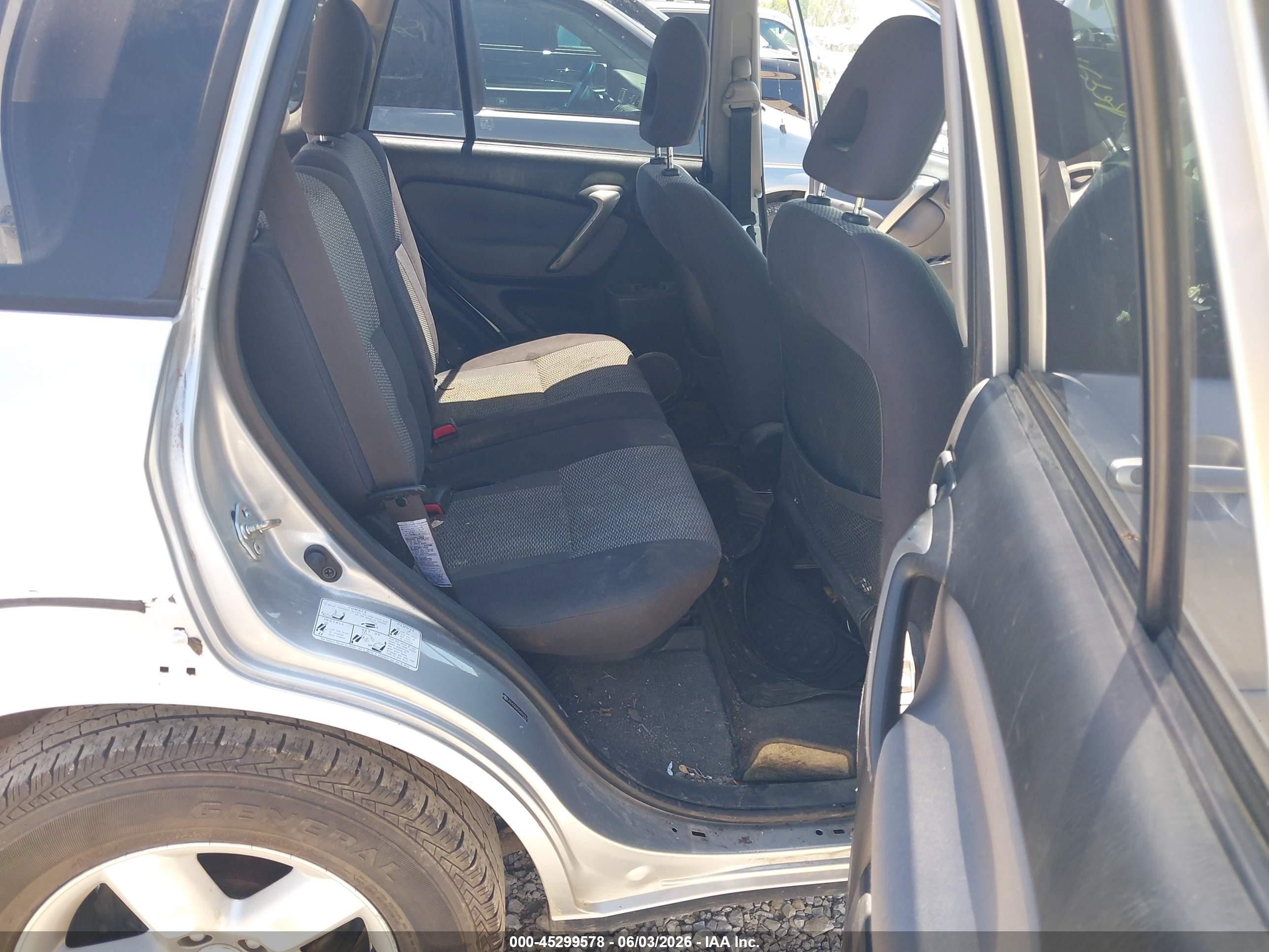 2005 Toyota Rav4   Серебряный vin: JTEHD20V556027757