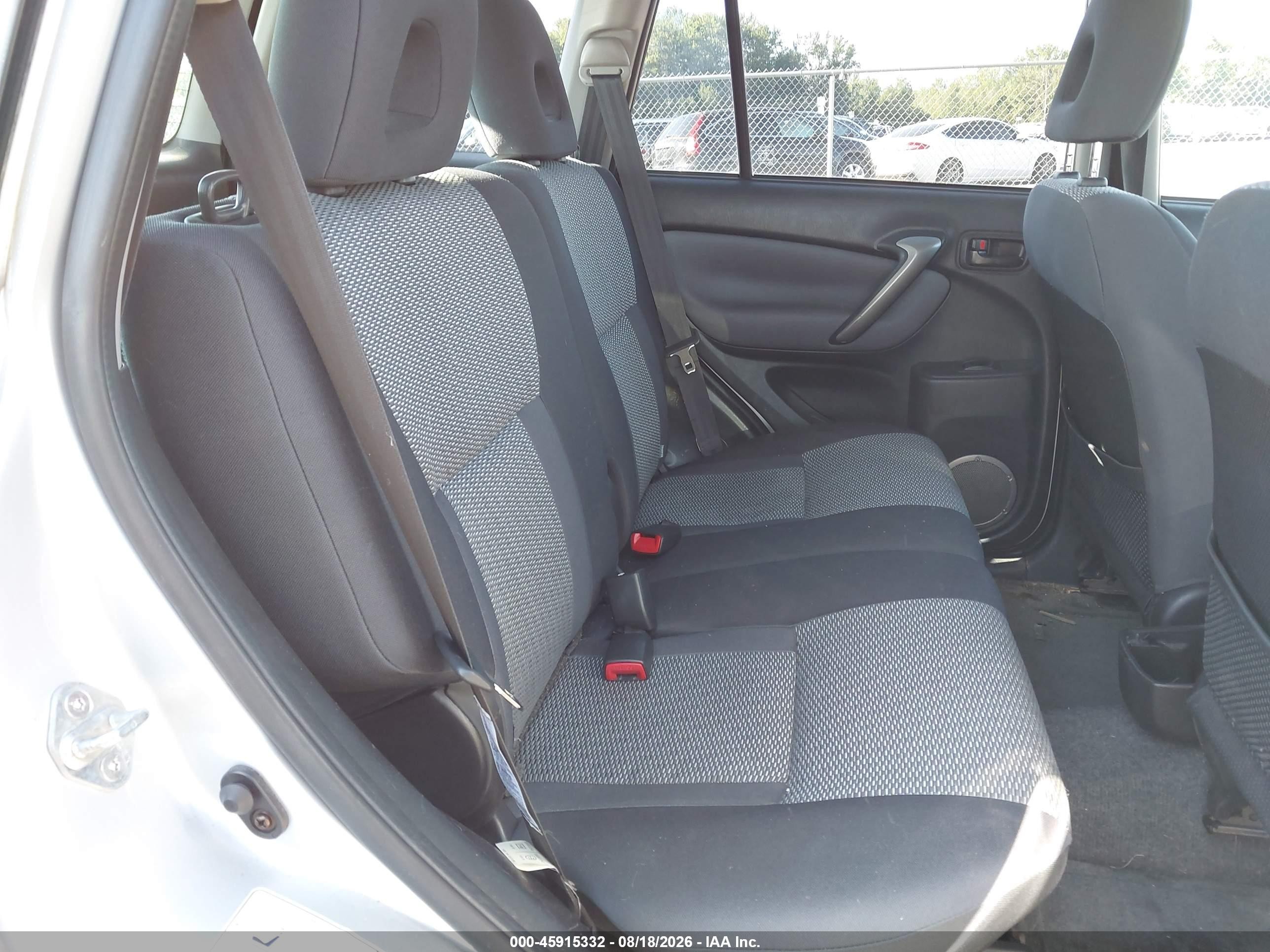 2004 Toyota Rav4   Серебряный vin: JTEHD20V640015022