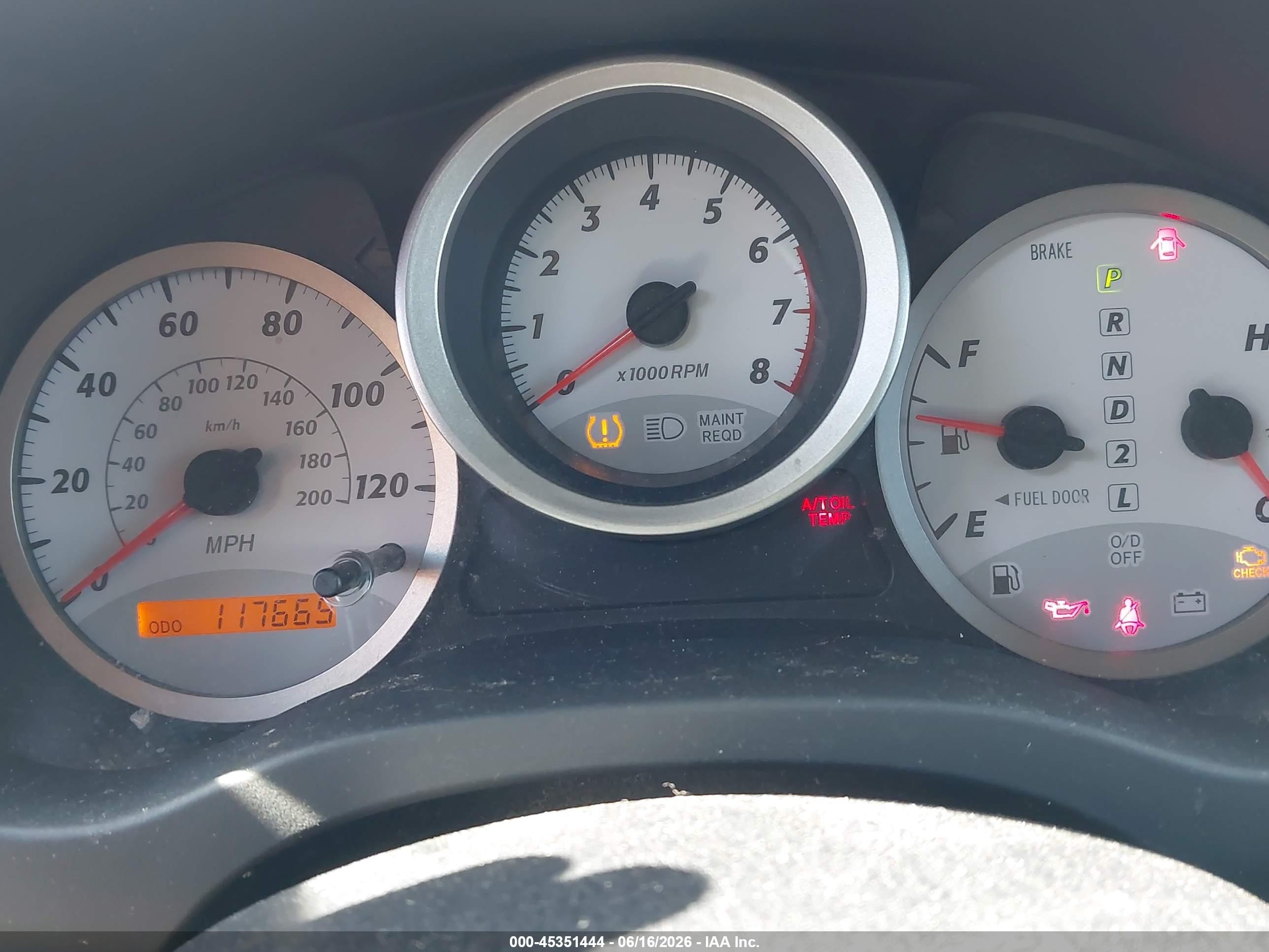 2004 Toyota Rav4   Silver vin: JTEHD20V640020673