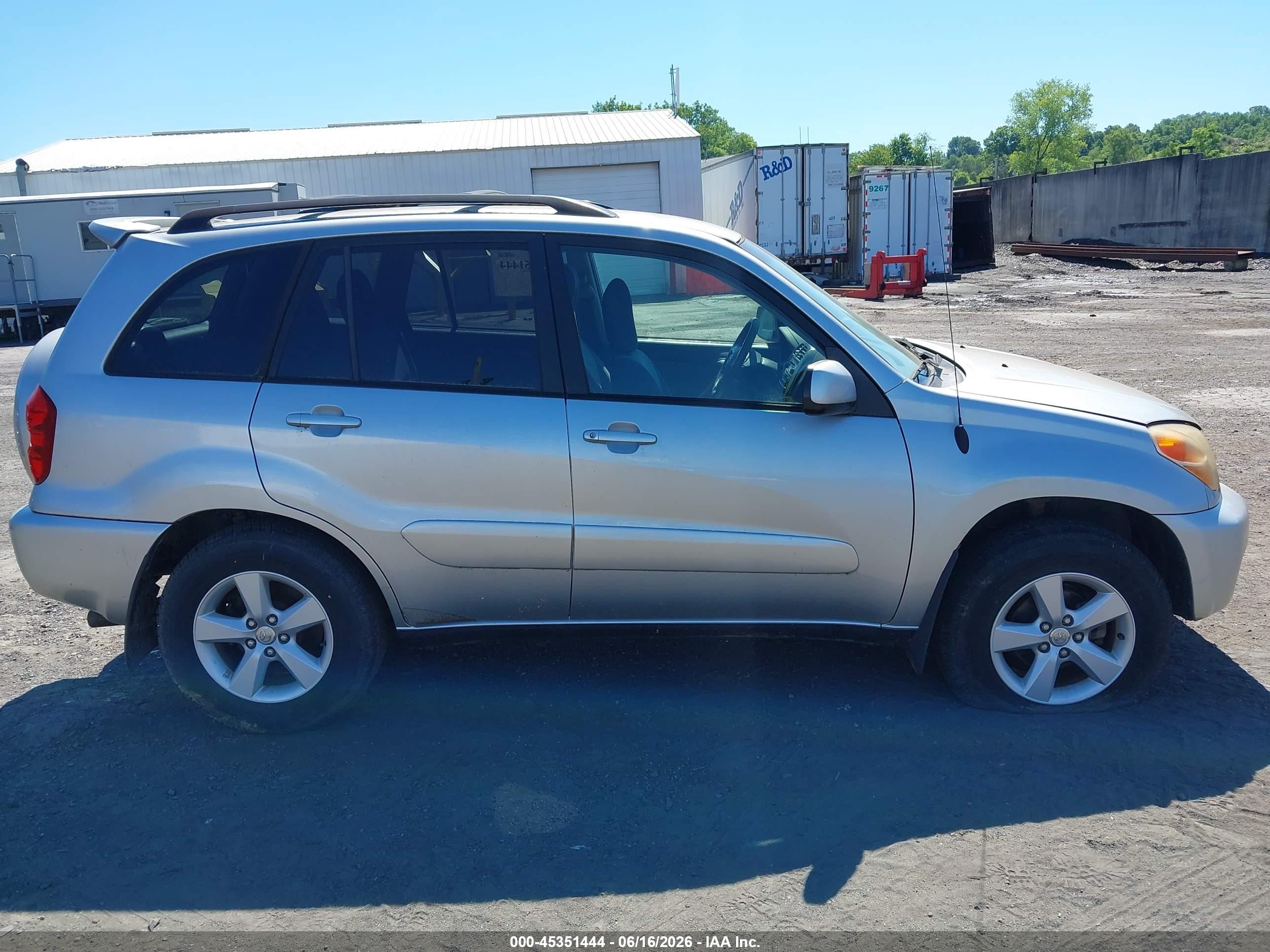 2004 Toyota Rav4   Silver vin: JTEHD20V640020673