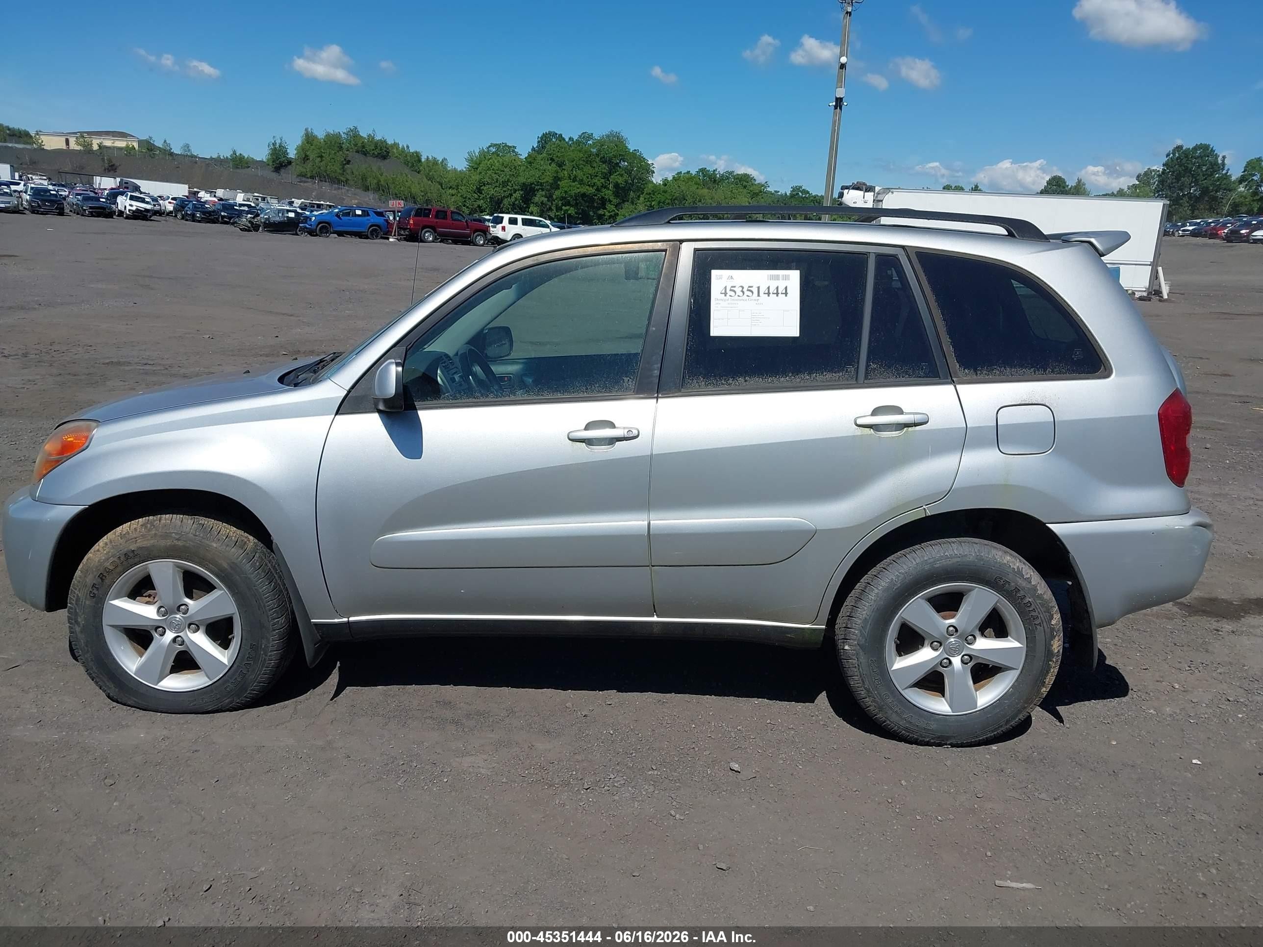 2004 Toyota Rav4   Silver vin: JTEHD20V640020673
