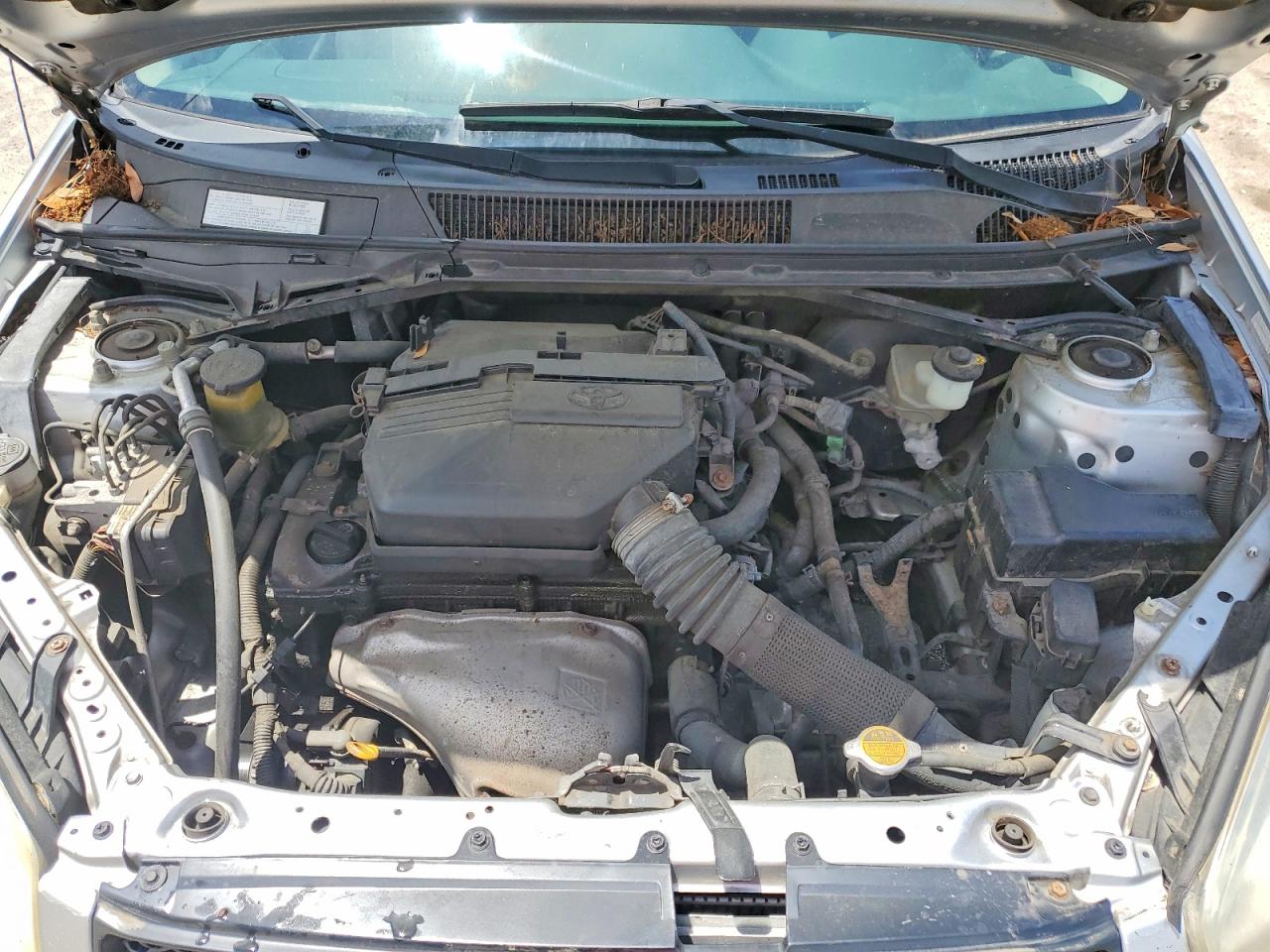 2004 Toyota Rav4 Base Silver vin: JTEHD20V640027378