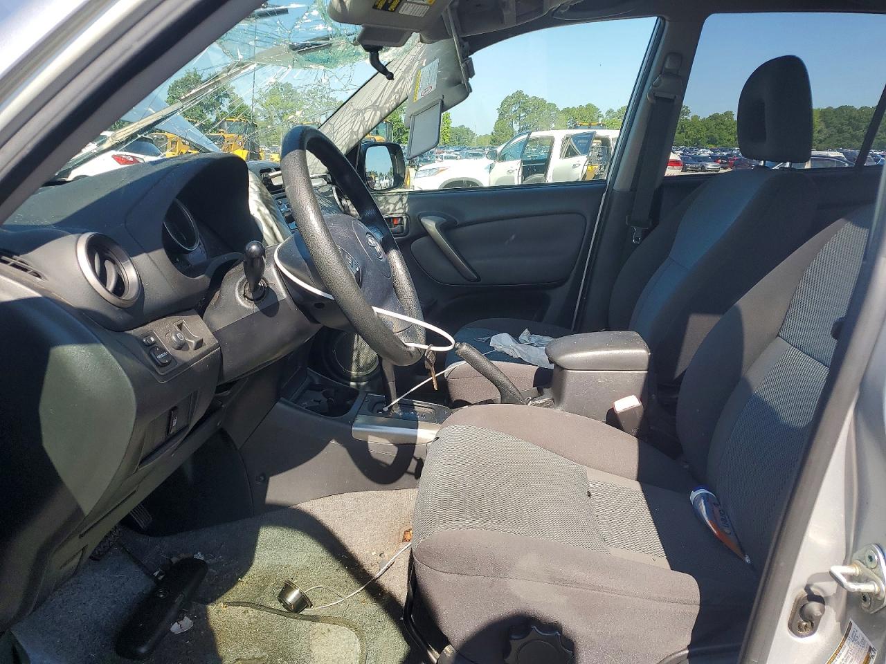 2004 Toyota Rav4 Base Silver vin: JTEHD20V646022162