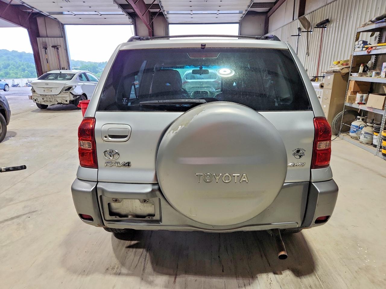 2005 Toyota Rav4 Base Silver vin: JTEHD20V650049964