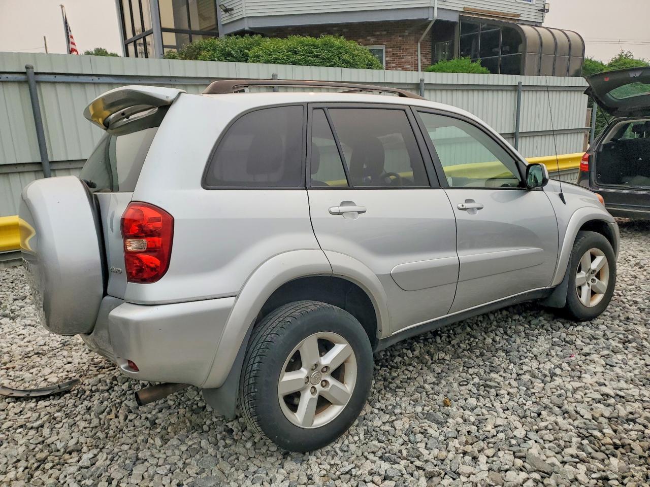 2005 Toyota Rav4 Base Silver vin: JTEHD20V650052783