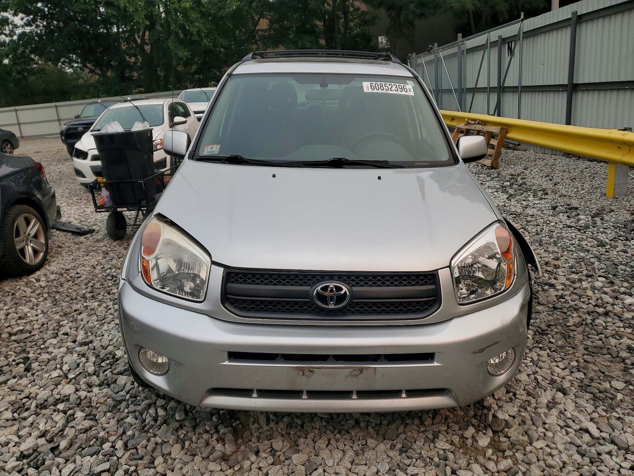 2005 Toyota Rav4 Base Silver vin: JTEHD20V650052783