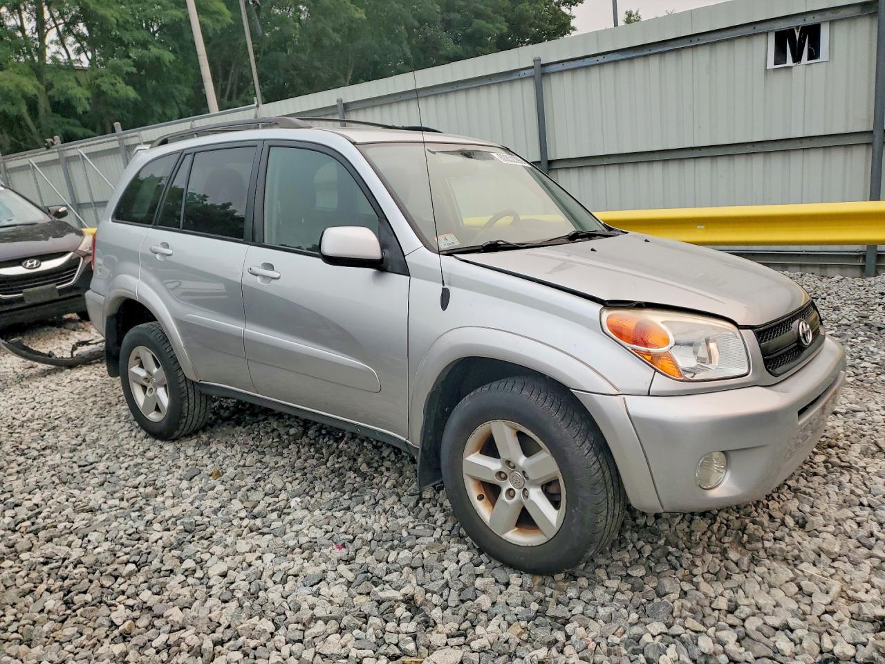 2005 Toyota Rav4 Base Silver vin: JTEHD20V650052783