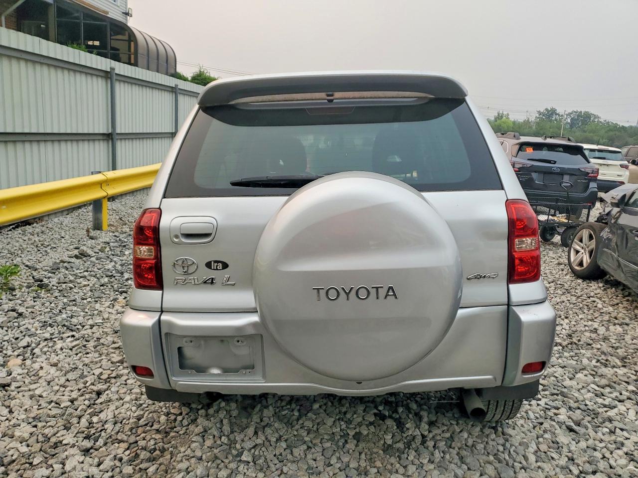 2005 Toyota Rav4 Base Silver vin: JTEHD20V650052783