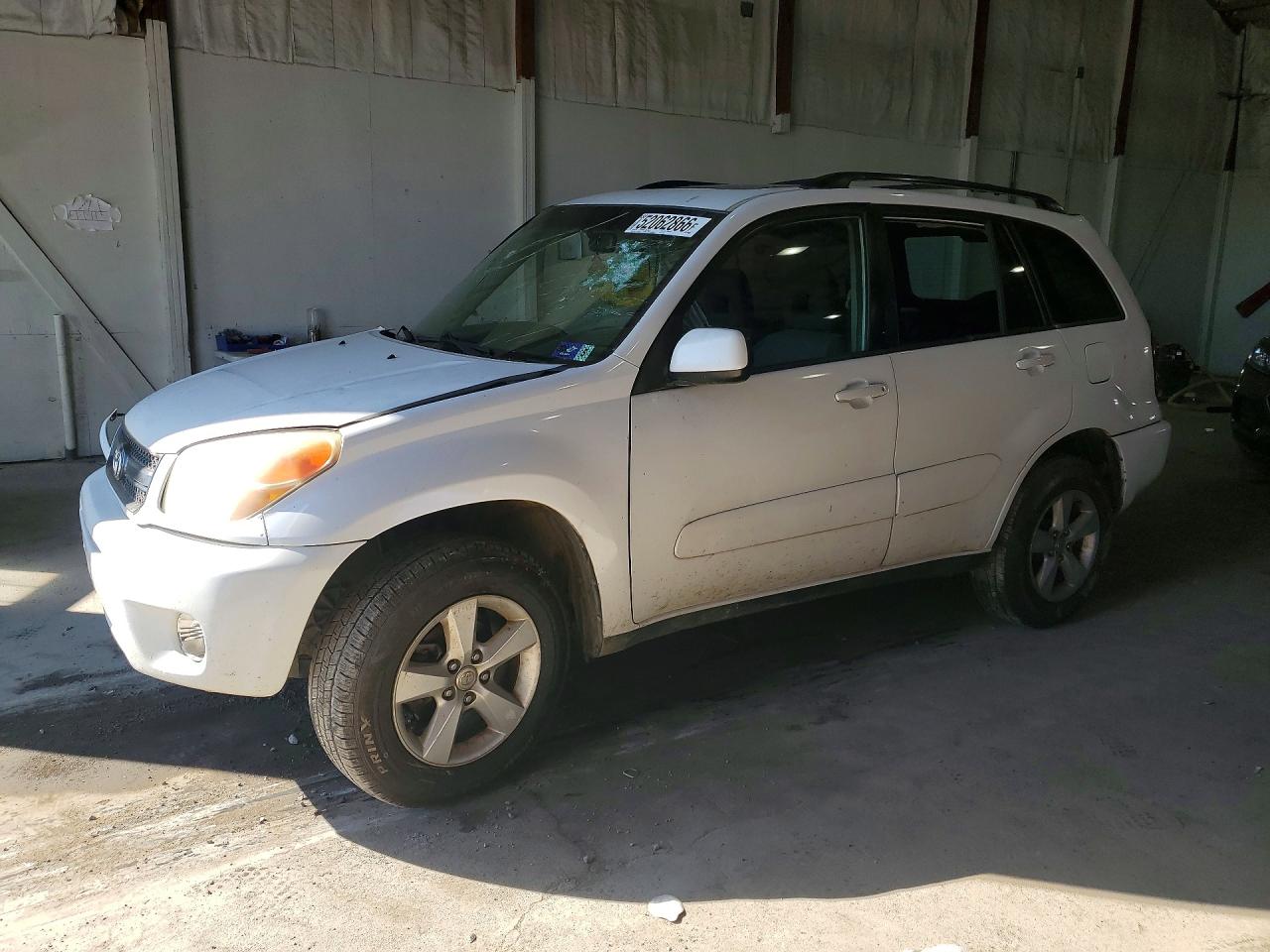 2005 Toyota Rav4 Base White vin: JTEHD20V650057160