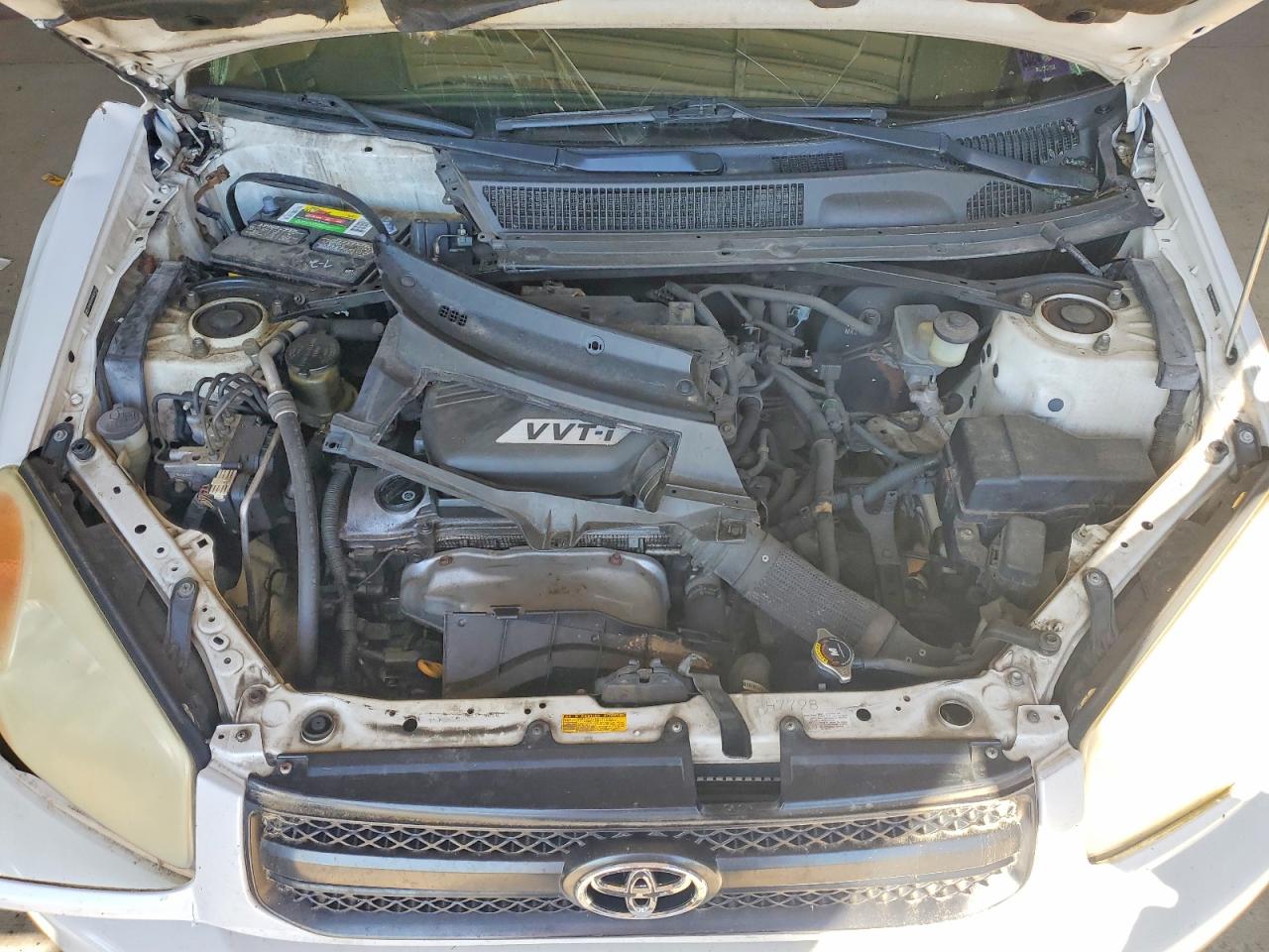 2005 Toyota Rav4 Base White vin: JTEHD20V650057160