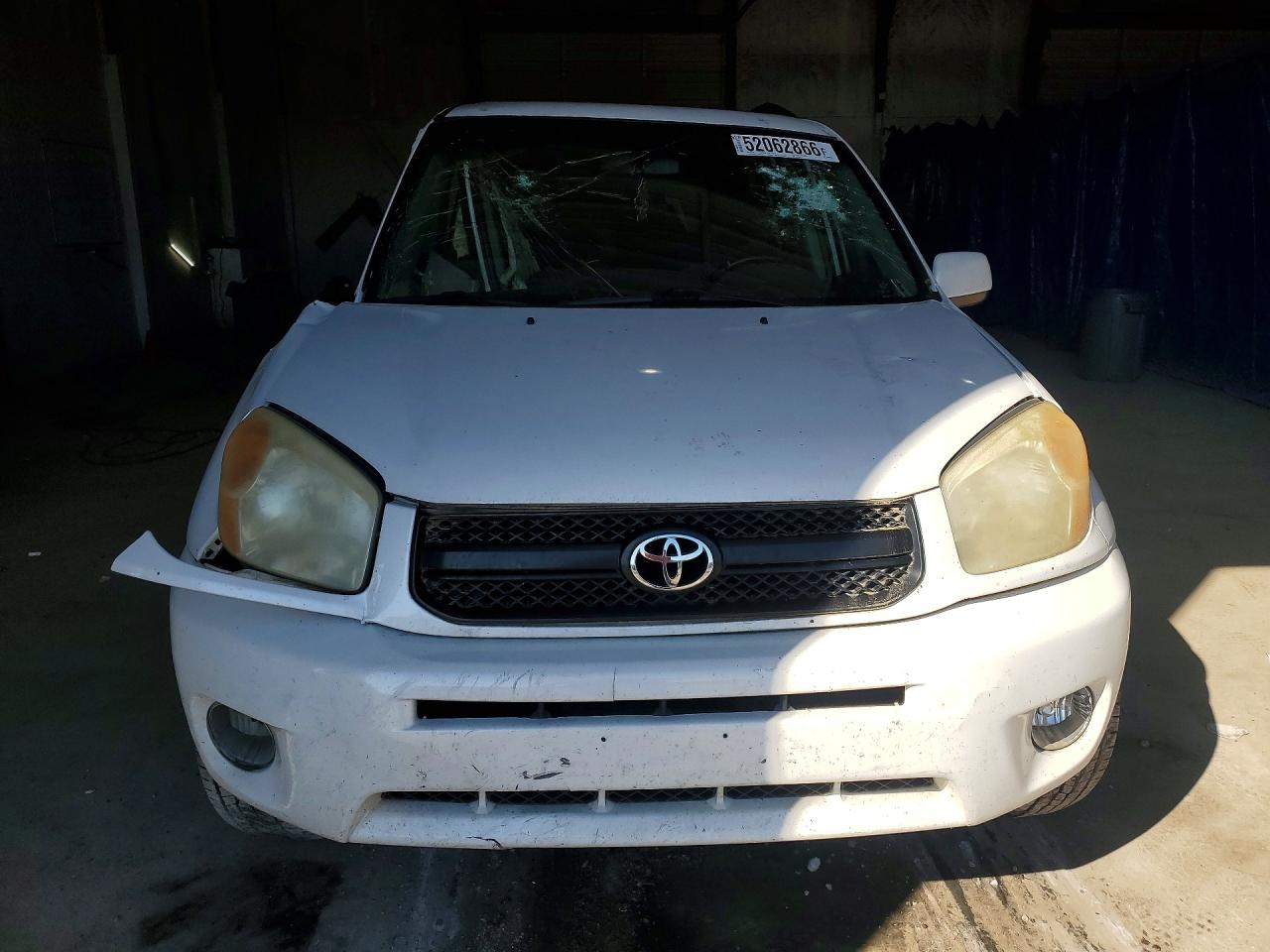 2005 Toyota Rav4 Base White vin: JTEHD20V650057160