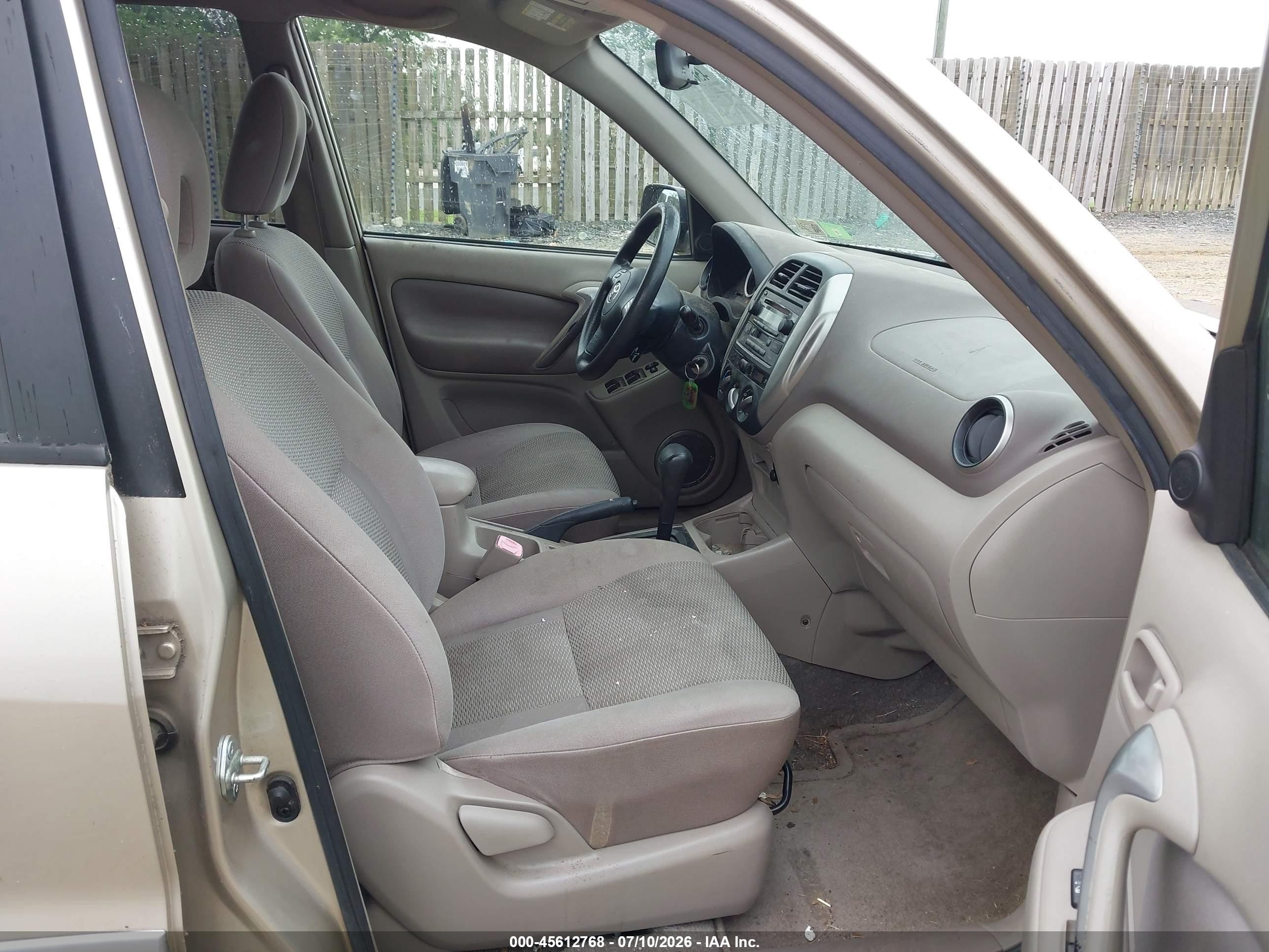 2005 Toyota Rav4   Champagne vin: JTEHD20V650064710