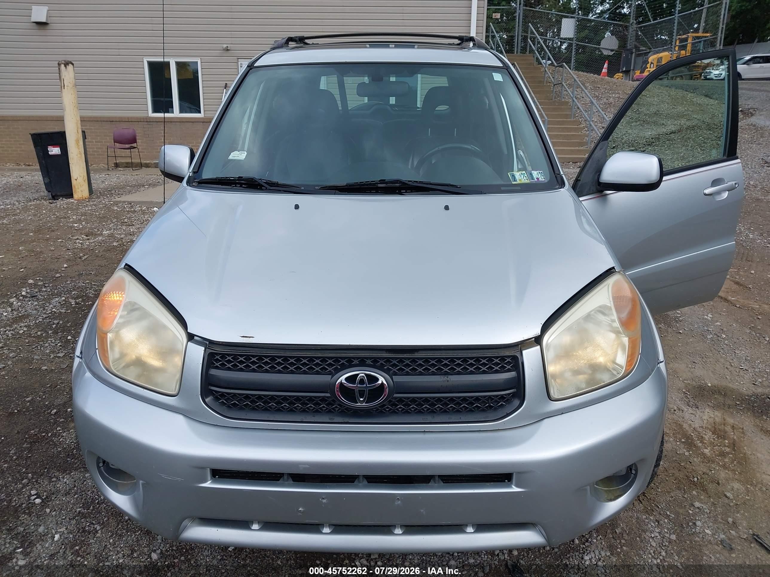 2005 Toyota Rav4   Silver vin: JTEHD20V656028156