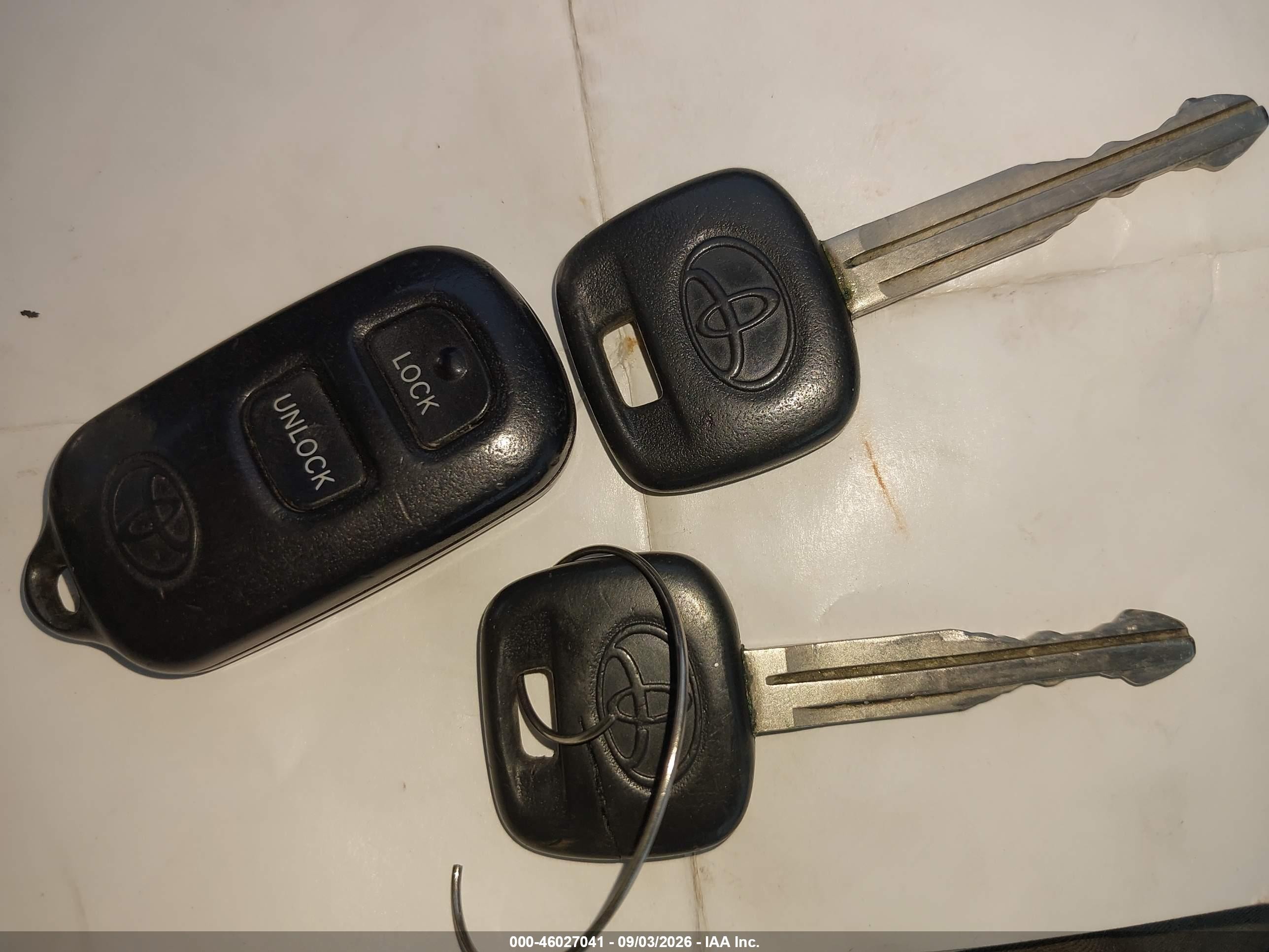 2005 Toyota Rav4   Silver vin: JTEHD20V656033924