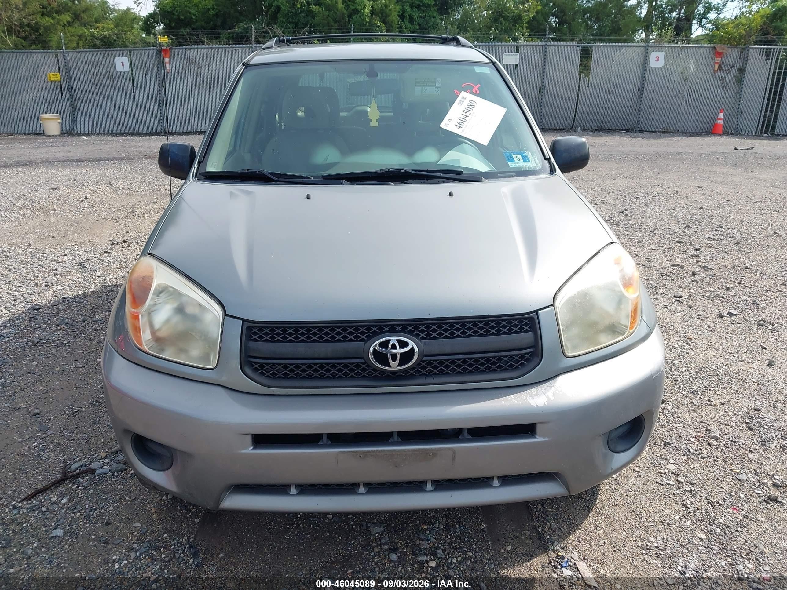 2004 Toyota Rav4   Gray vin: JTEHD20V740030807