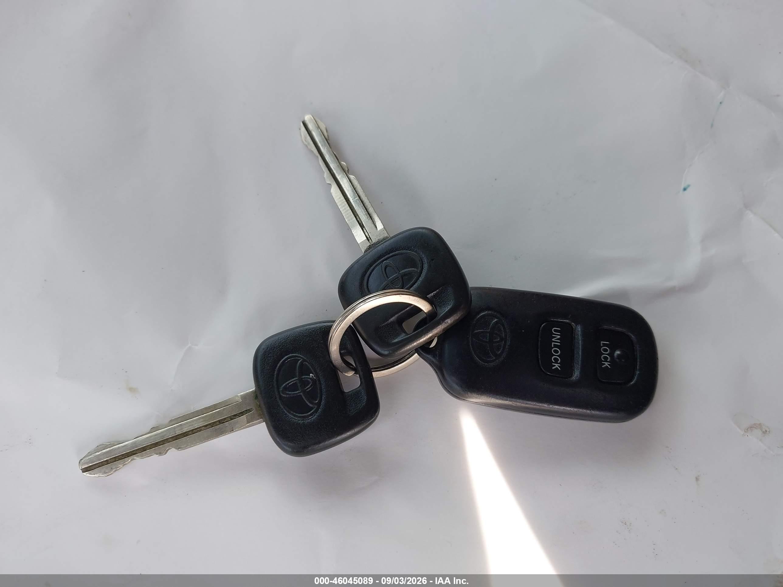 2004 Toyota Rav4   Gray vin: JTEHD20V740030807