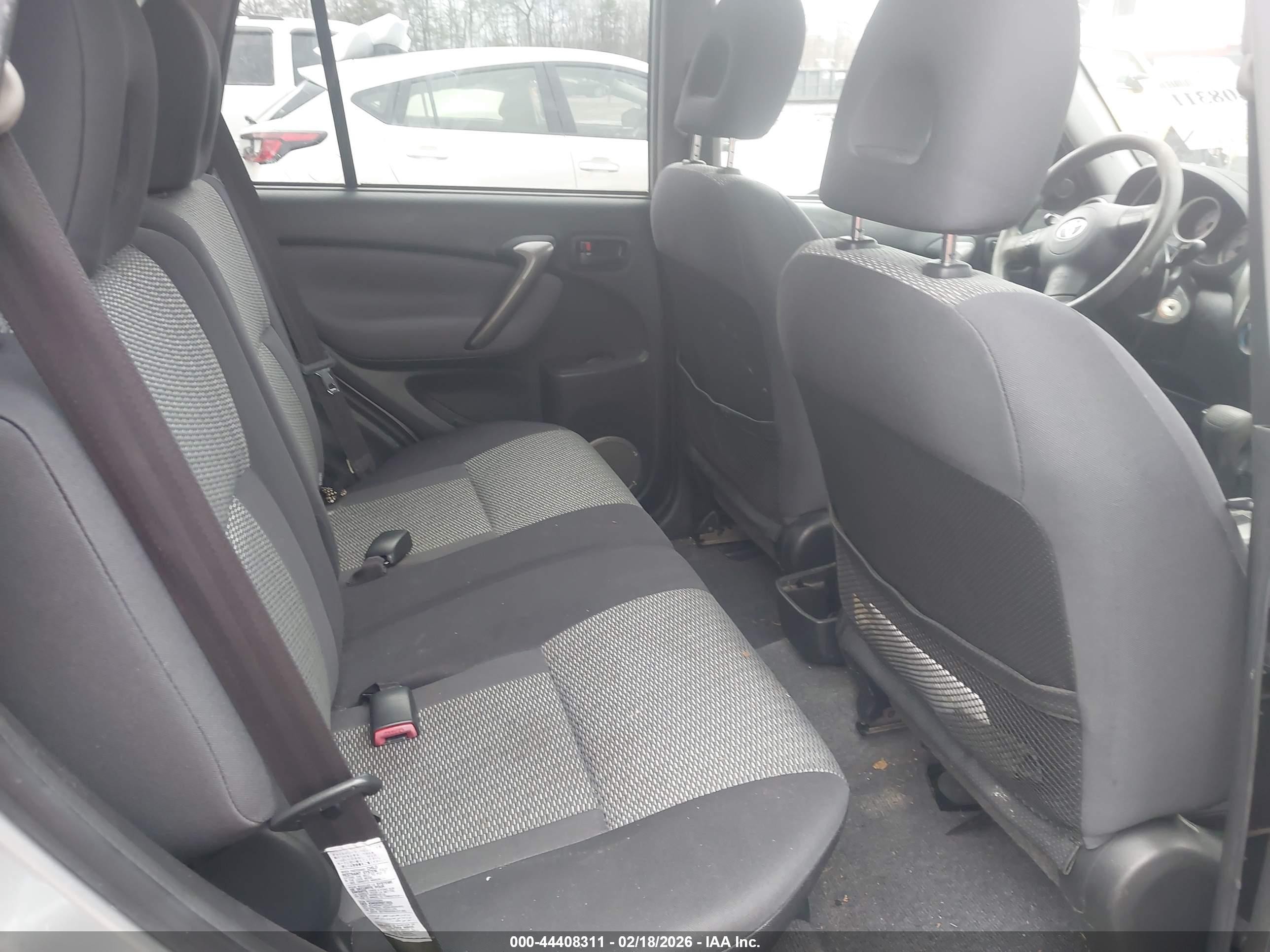 2004 Toyota Rav4   Silver vin: JTEHD20V746019240