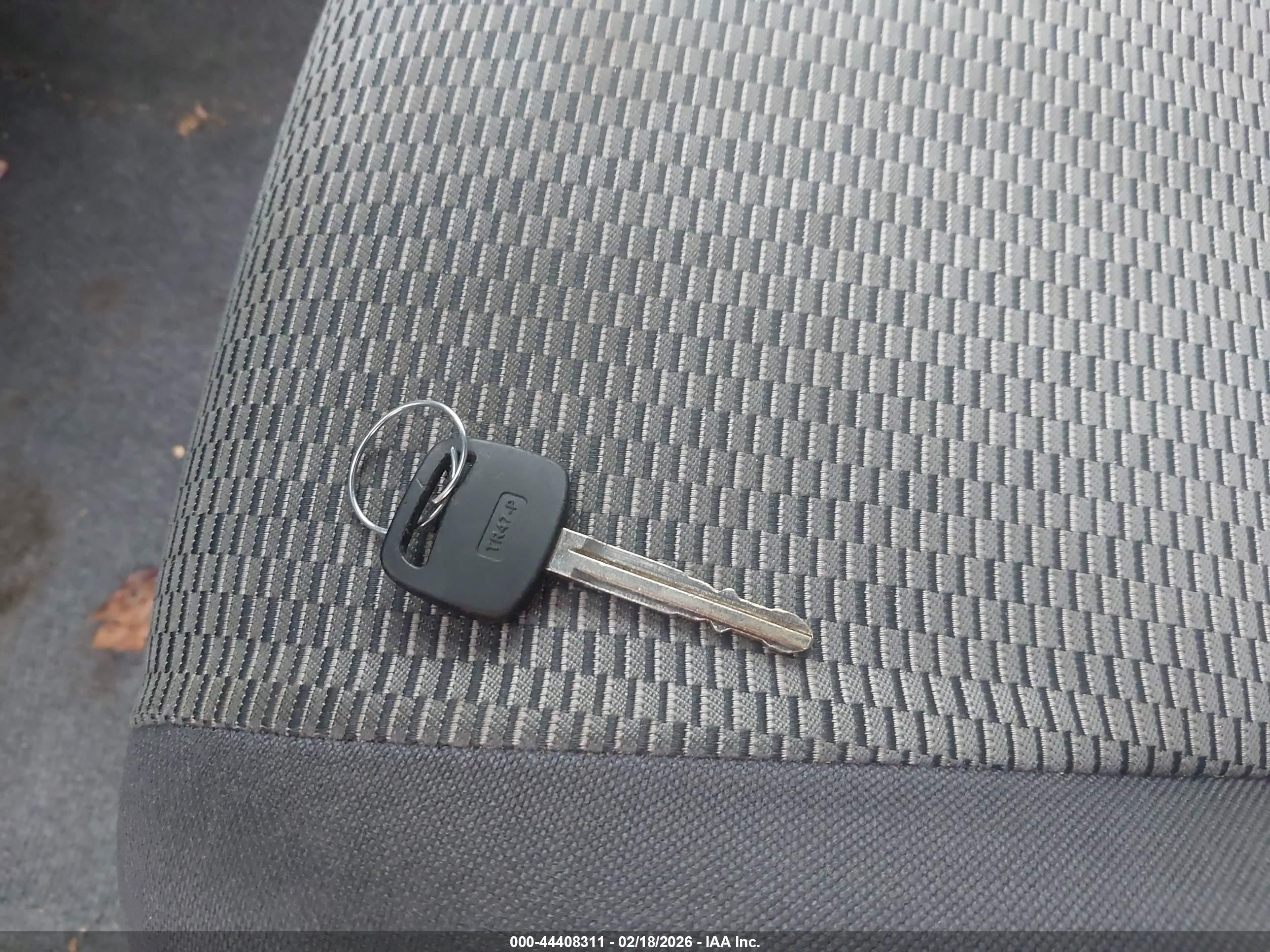 2004 Toyota Rav4   Silver vin: JTEHD20V746019240