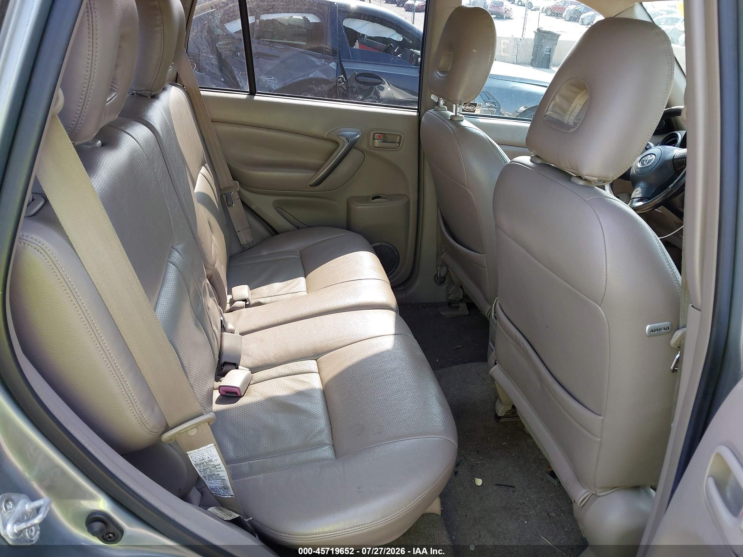 2005 Toyota Rav4   Gray vin: JTEHD20V750042568