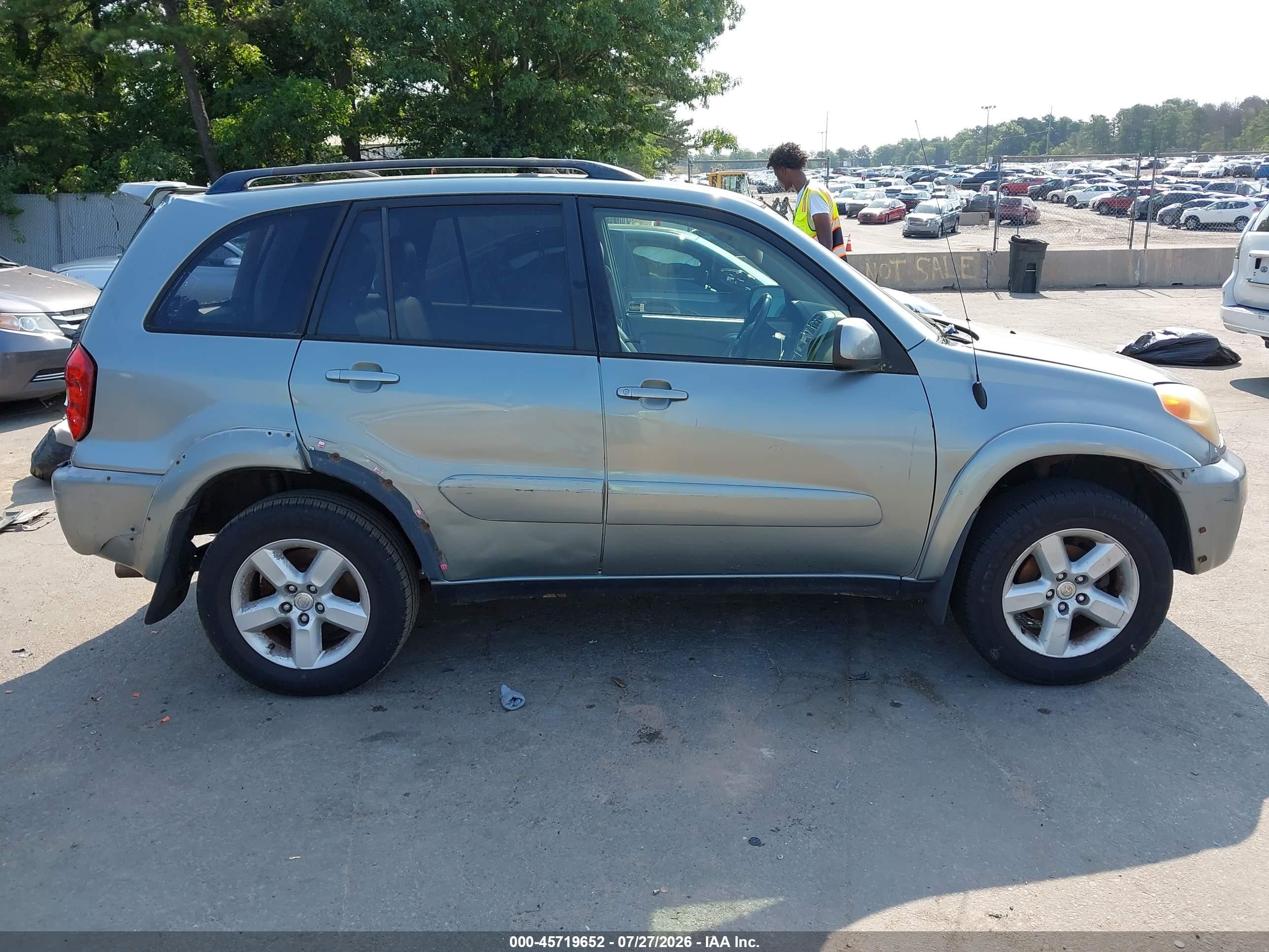 2005 Toyota Rav4   Gray vin: JTEHD20V750042568