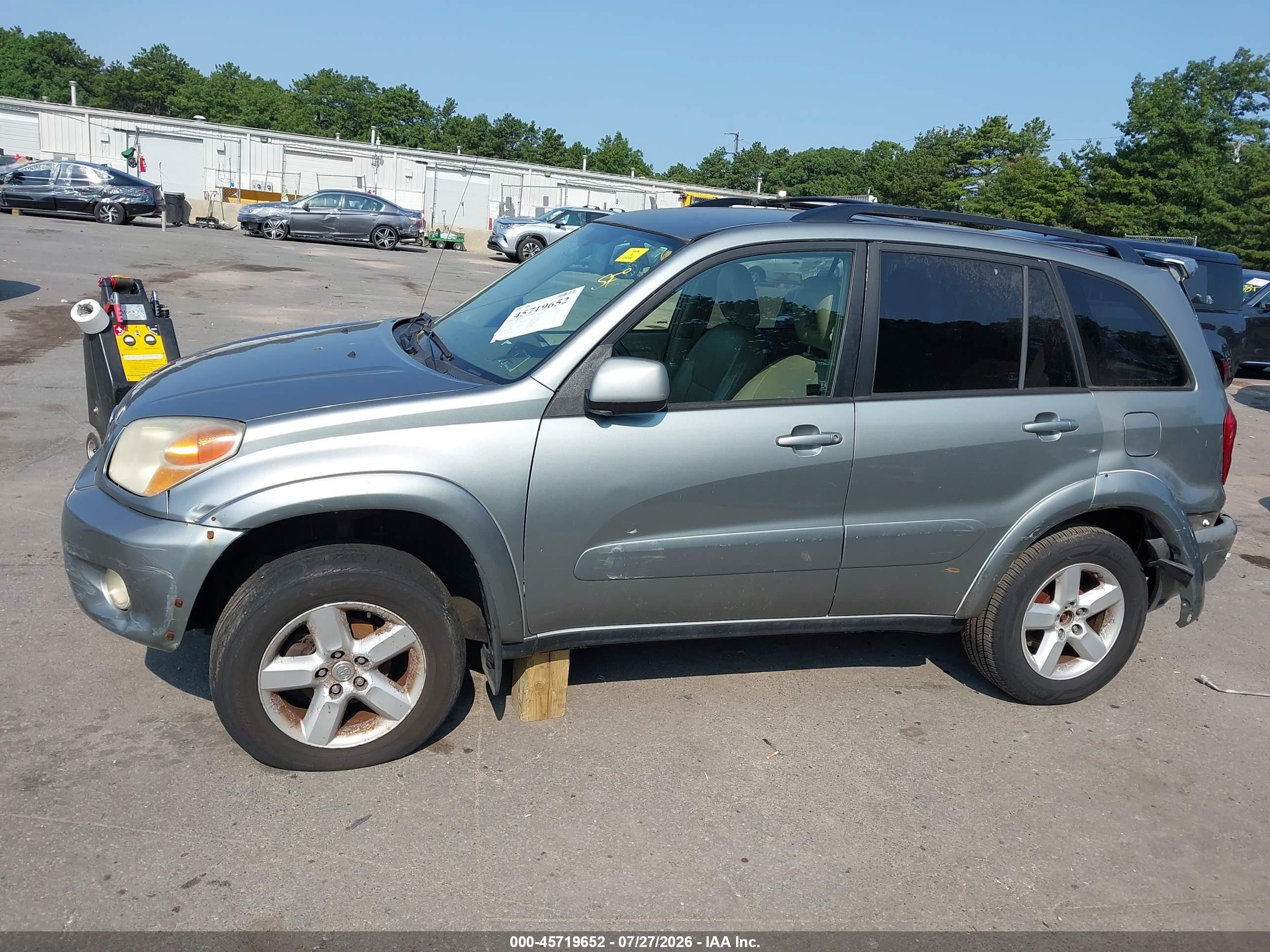 2005 Toyota Rav4   Gray vin: JTEHD20V750042568