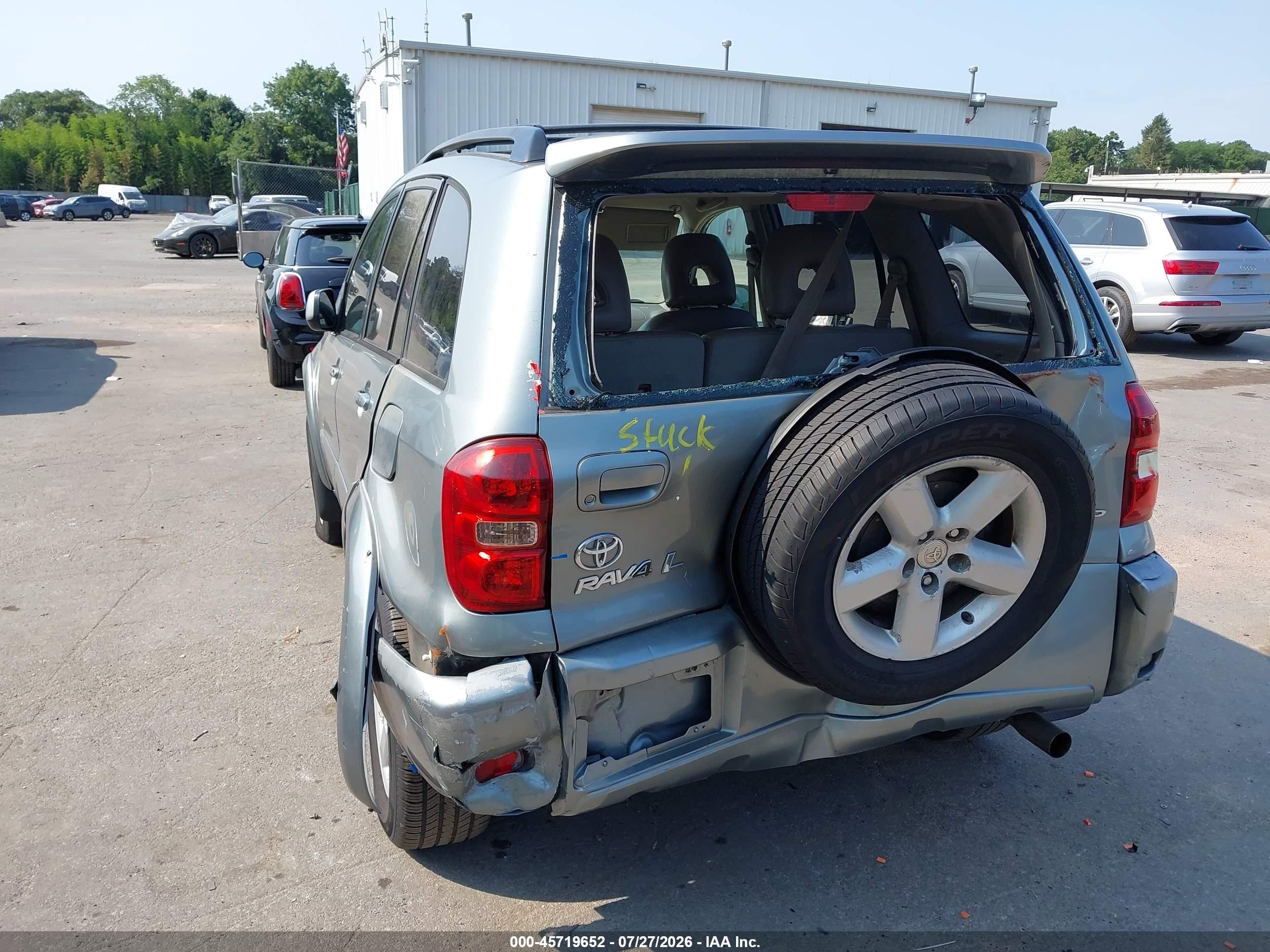2005 Toyota Rav4   Gray vin: JTEHD20V750042568