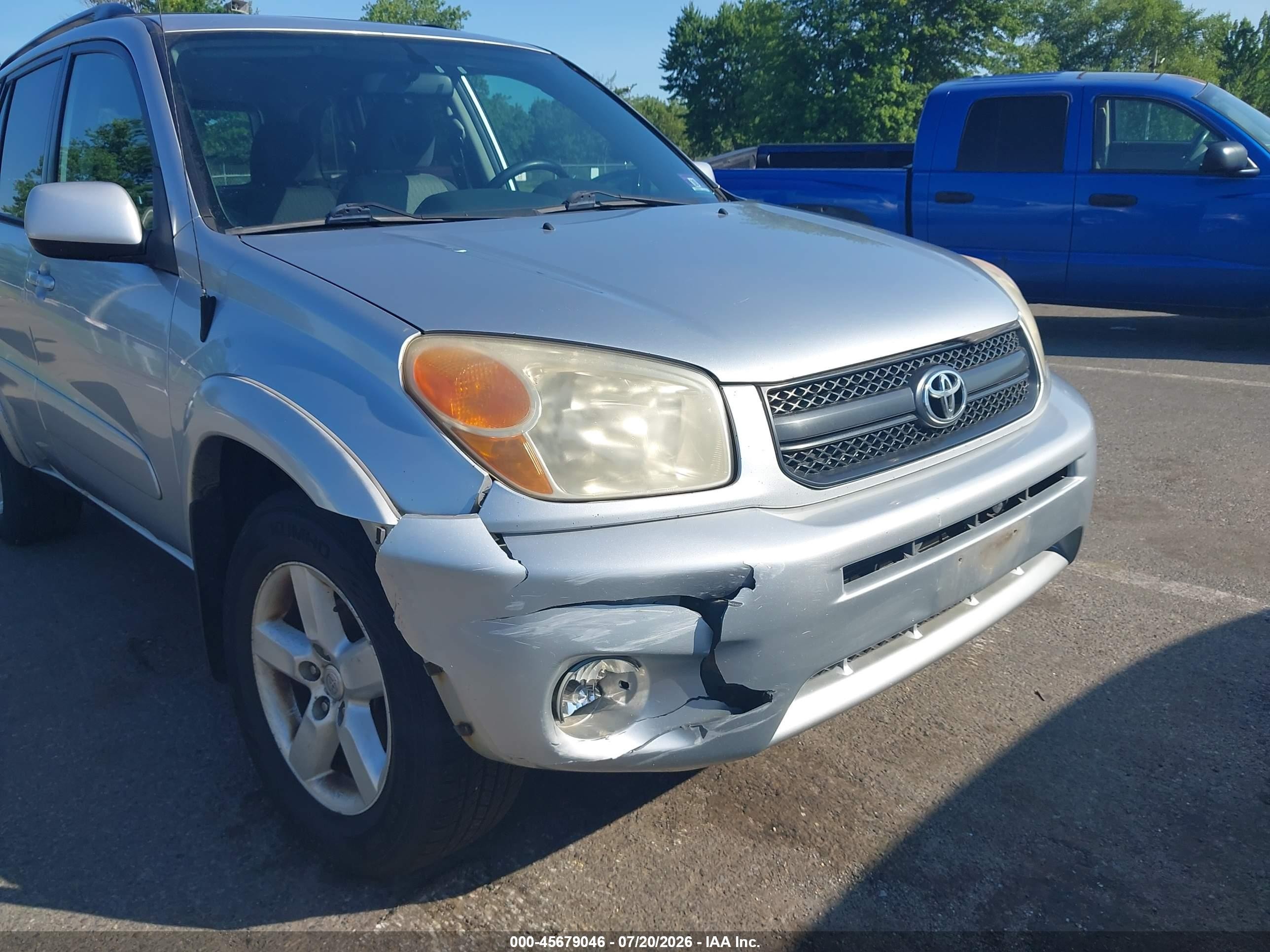2005 Toyota Rav4   Серебряный vin: JTEHD20V756034872