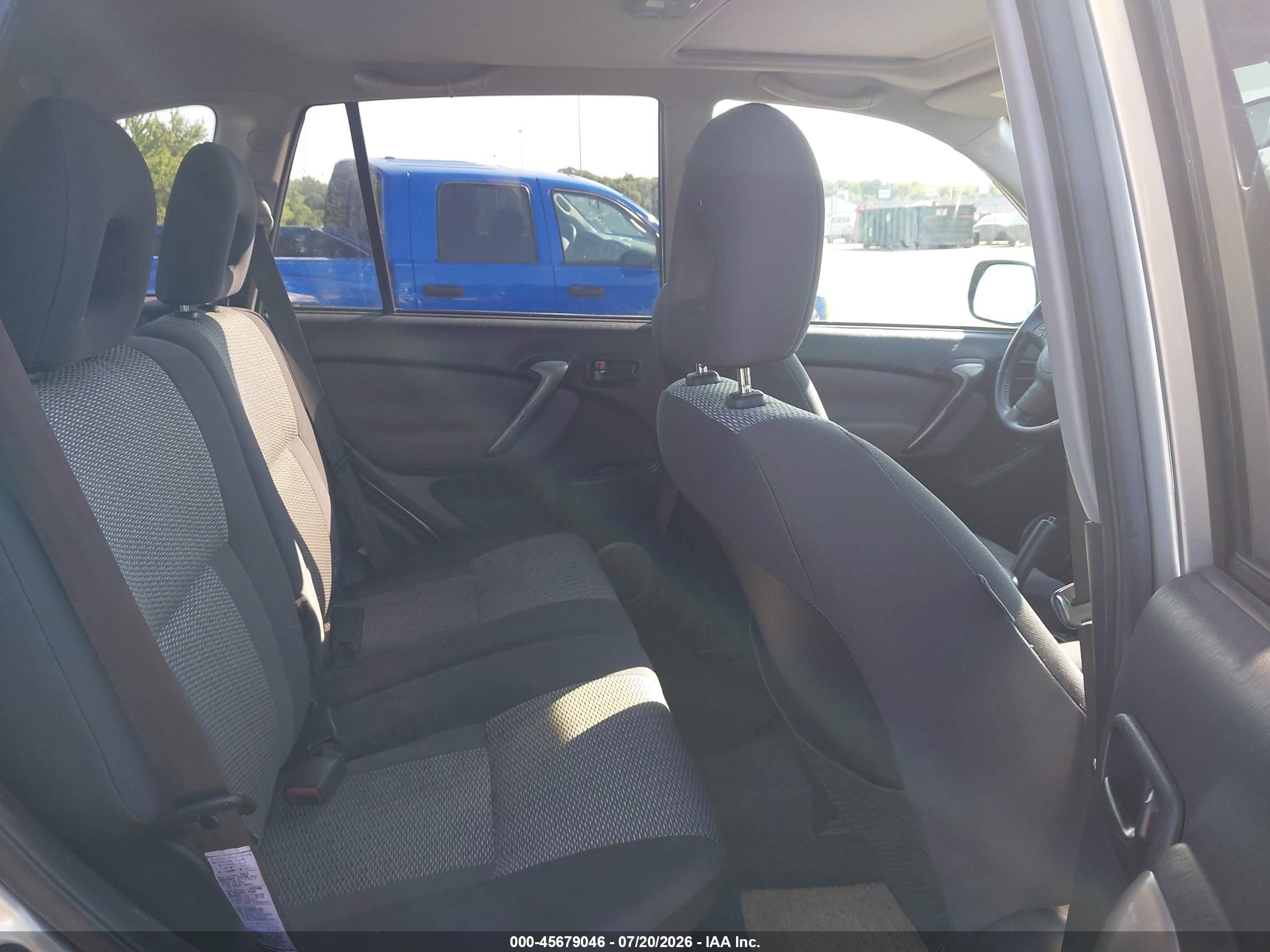 2005 Toyota Rav4   Серебряный vin: JTEHD20V756034872