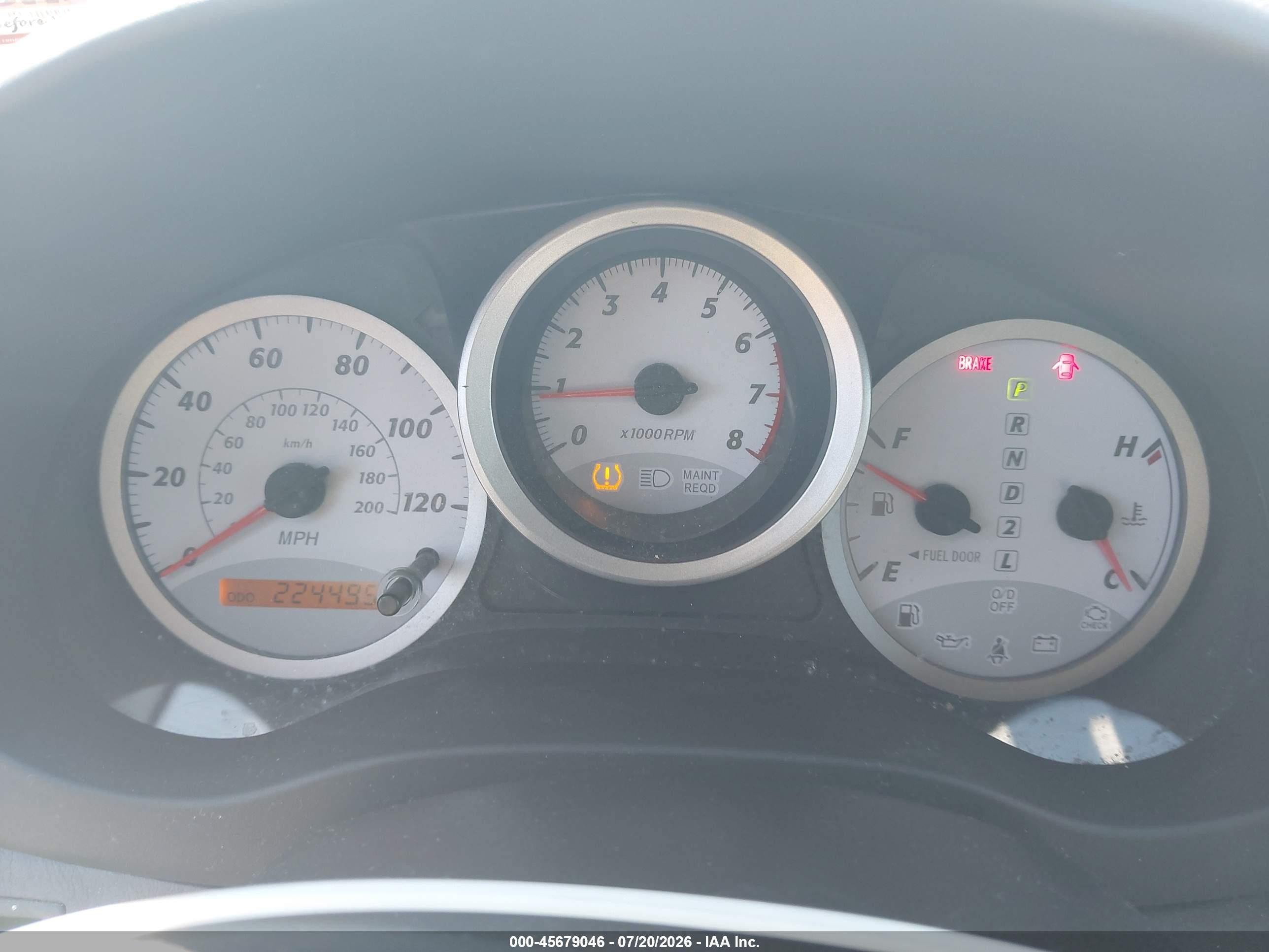 2005 Toyota Rav4   Серебряный vin: JTEHD20V756034872