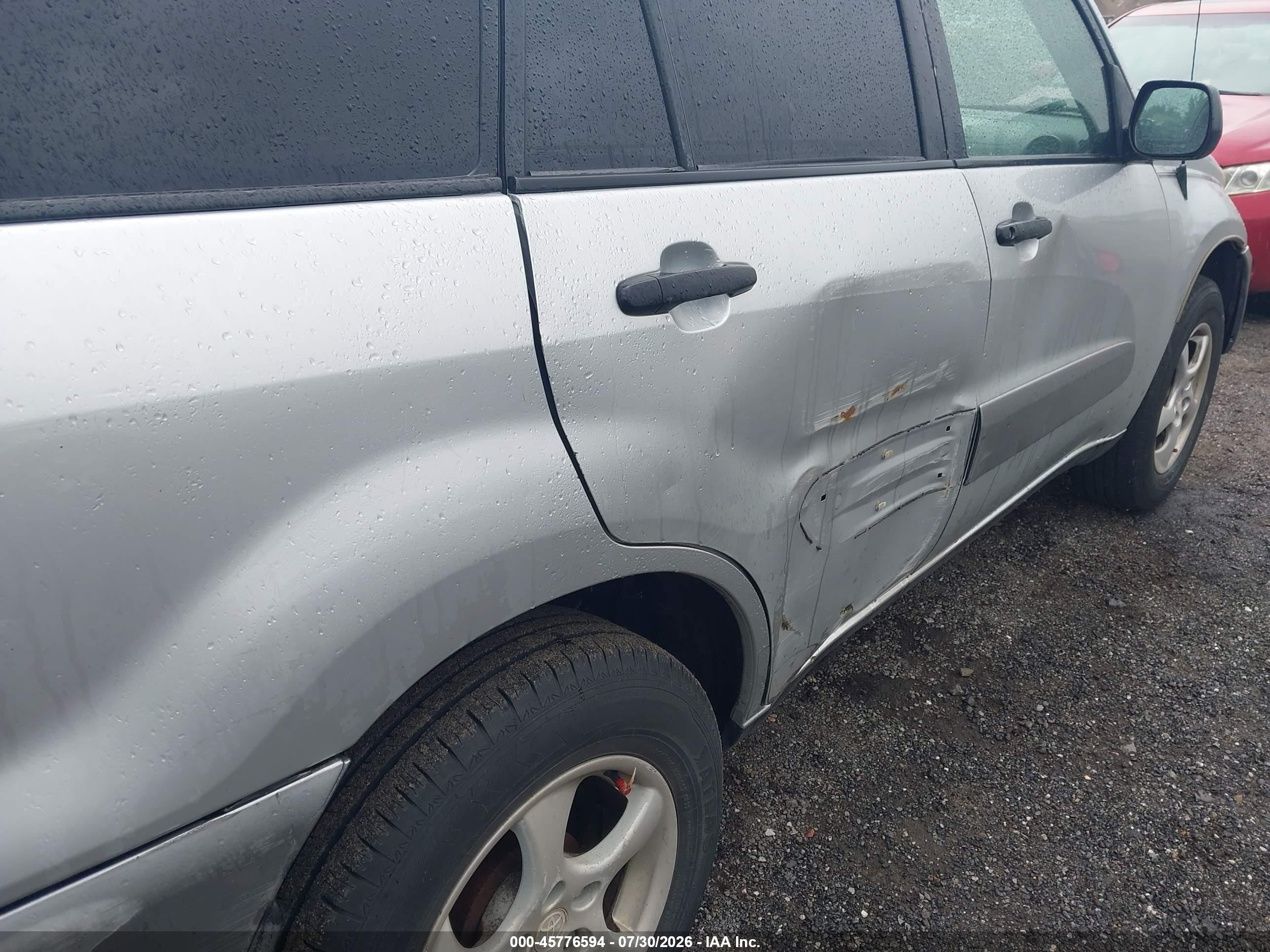 2004 Toyota Rav4   Silver vin: JTEHD20V840024076