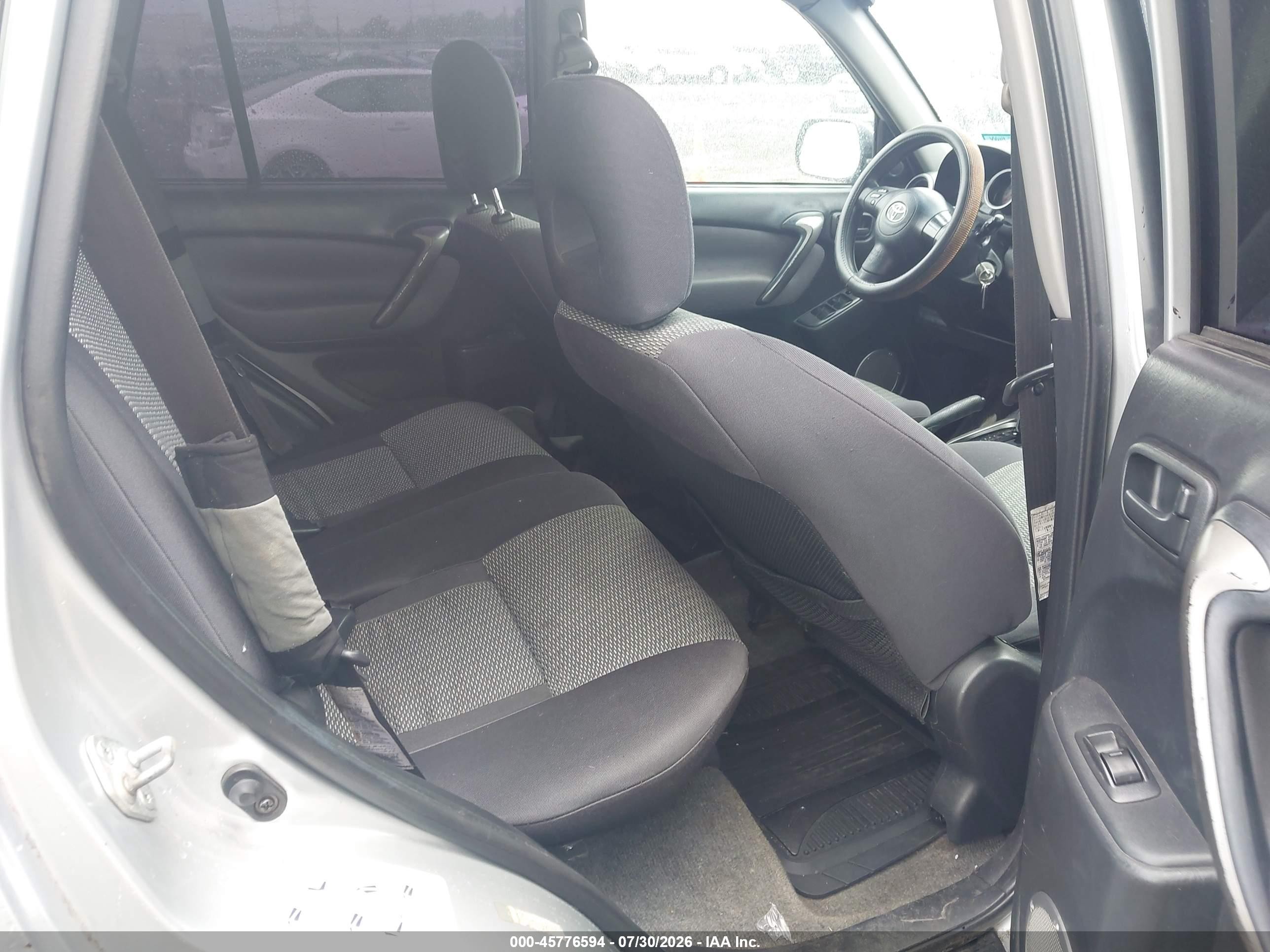 2004 Toyota Rav4   Silver vin: JTEHD20V840024076