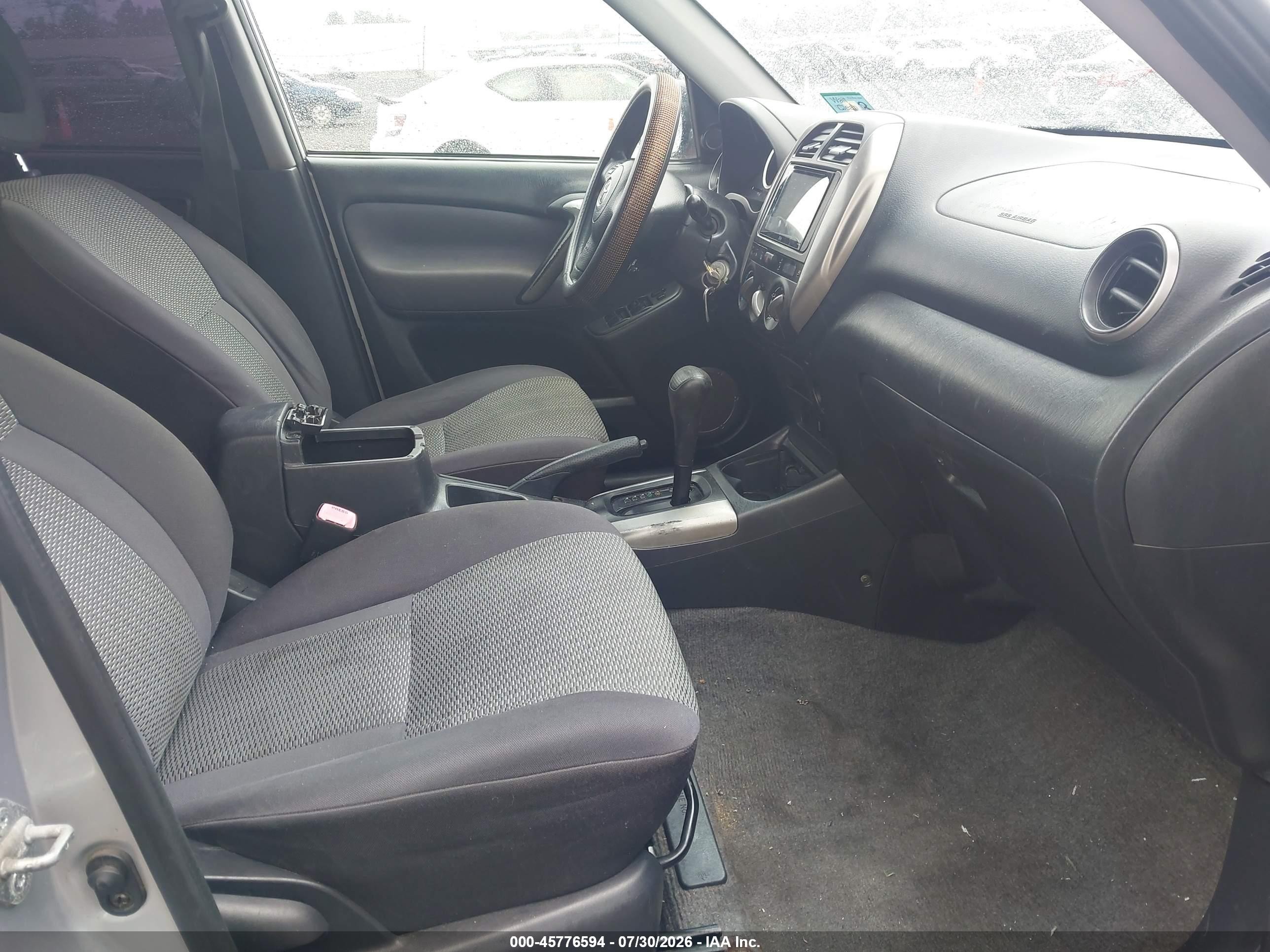 2004 Toyota Rav4   Silver vin: JTEHD20V840024076