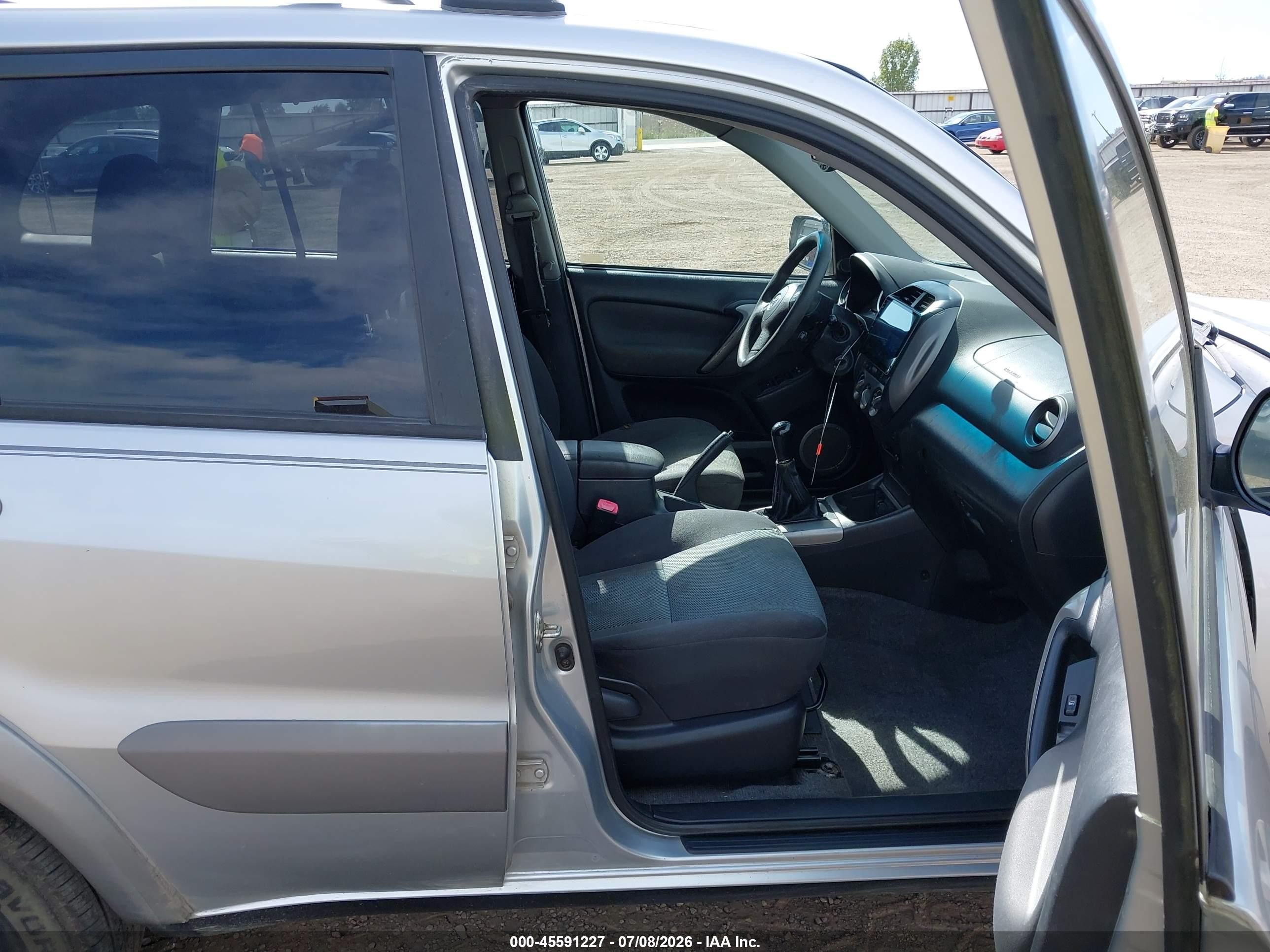 2004 Toyota Rav4 Silver vin: JTEHD20V846002270