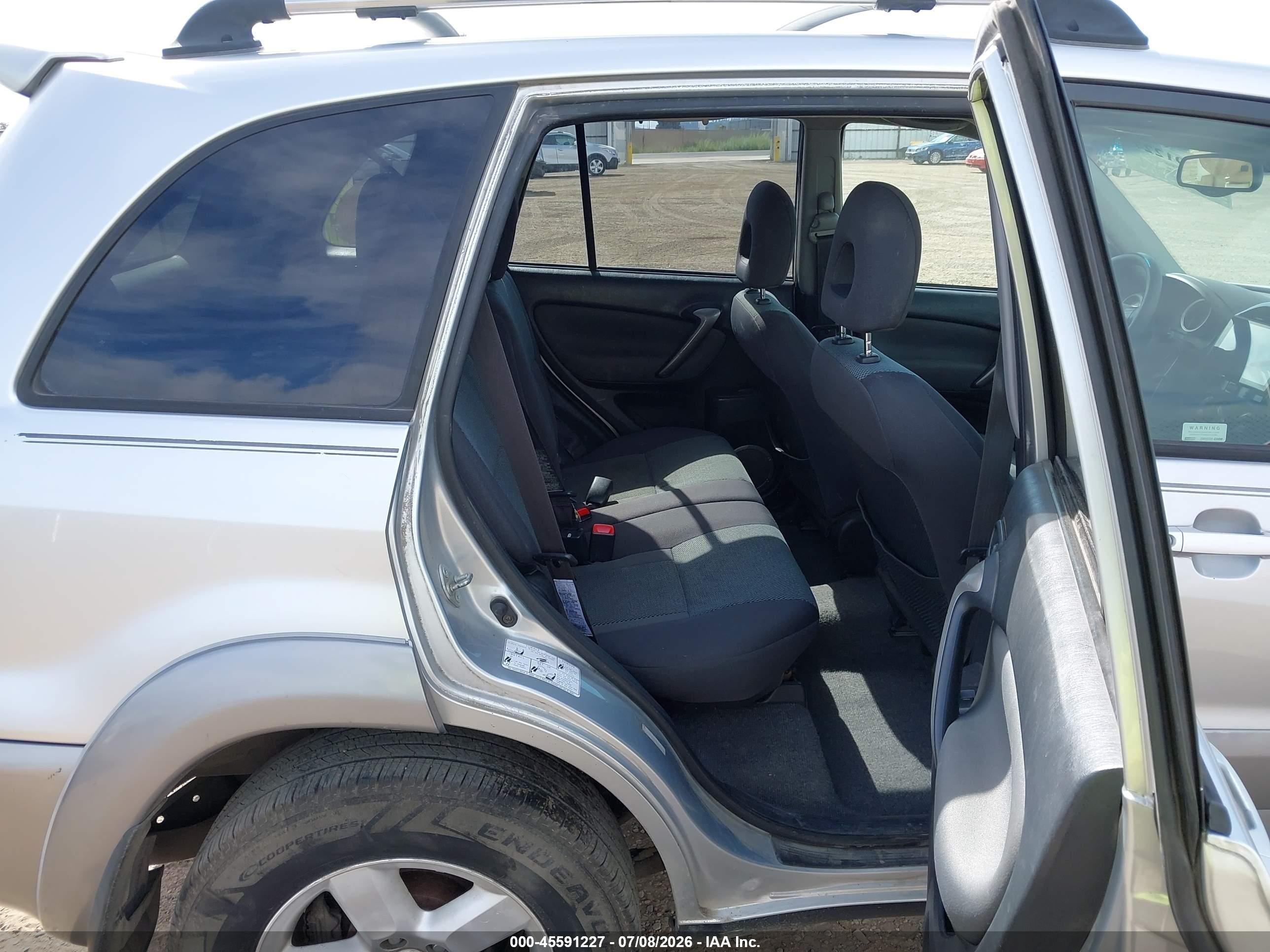 2004 Toyota Rav4 Silver vin: JTEHD20V846002270