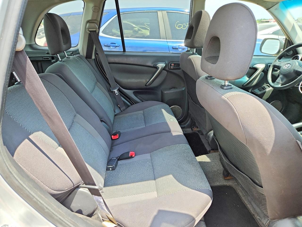 2005 Toyota Rav4 Base Серебряный vin: JTEHD20V856024898