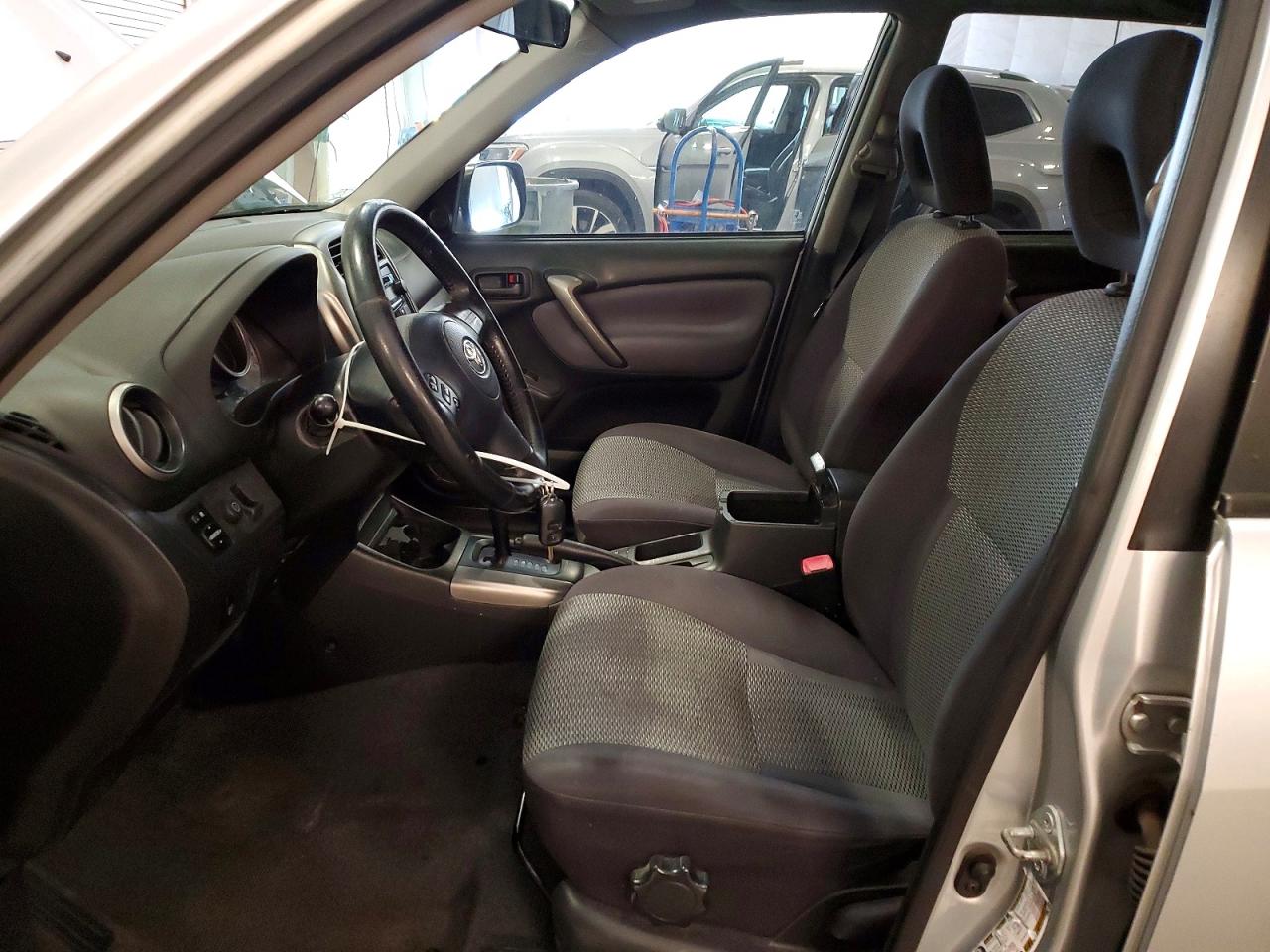 2005 Toyota Rav4 Base Silver vin: JTEHD20V856037568